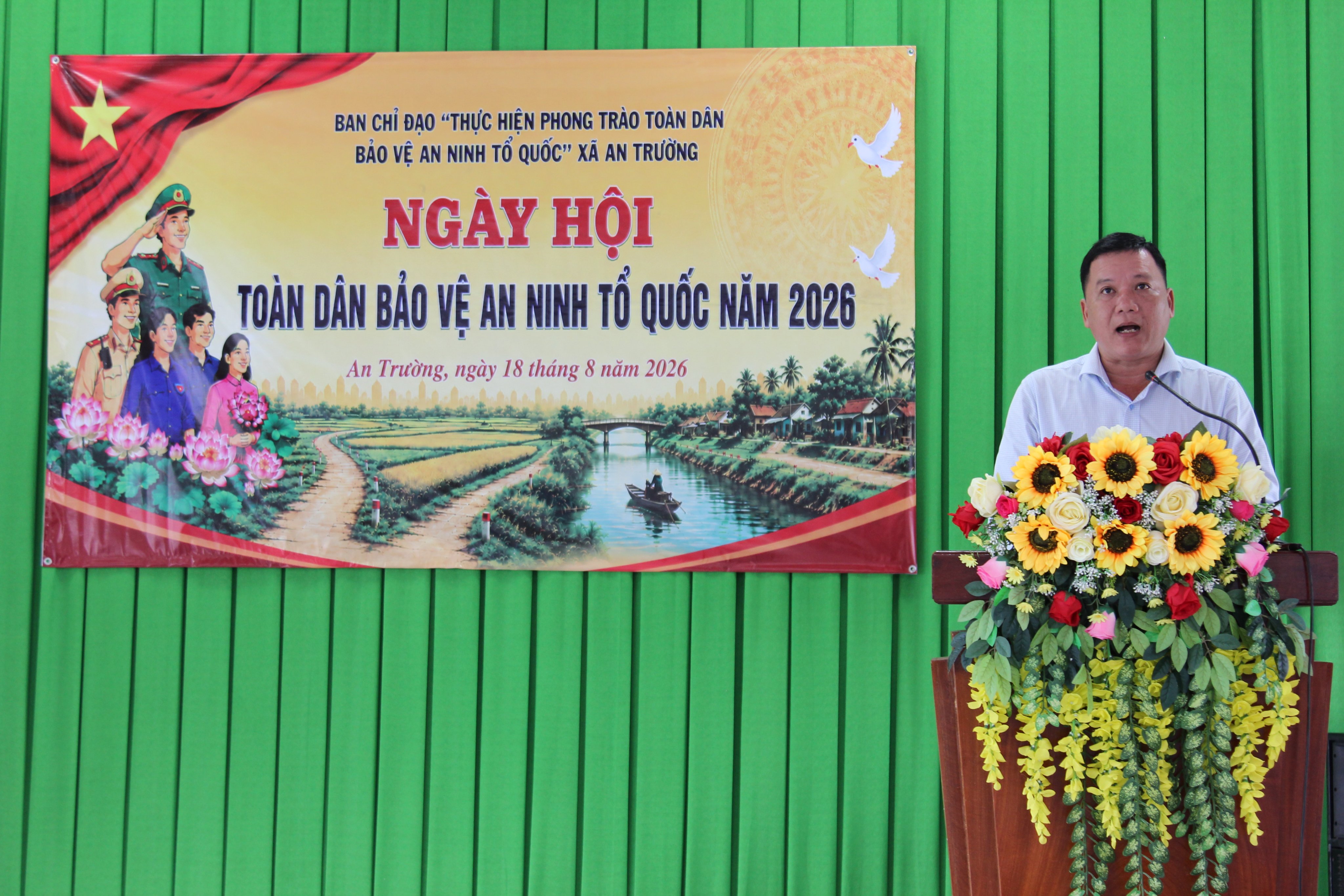 2 Đồng chí Chủ tịch UBND xã phát biểu tại ngày hội