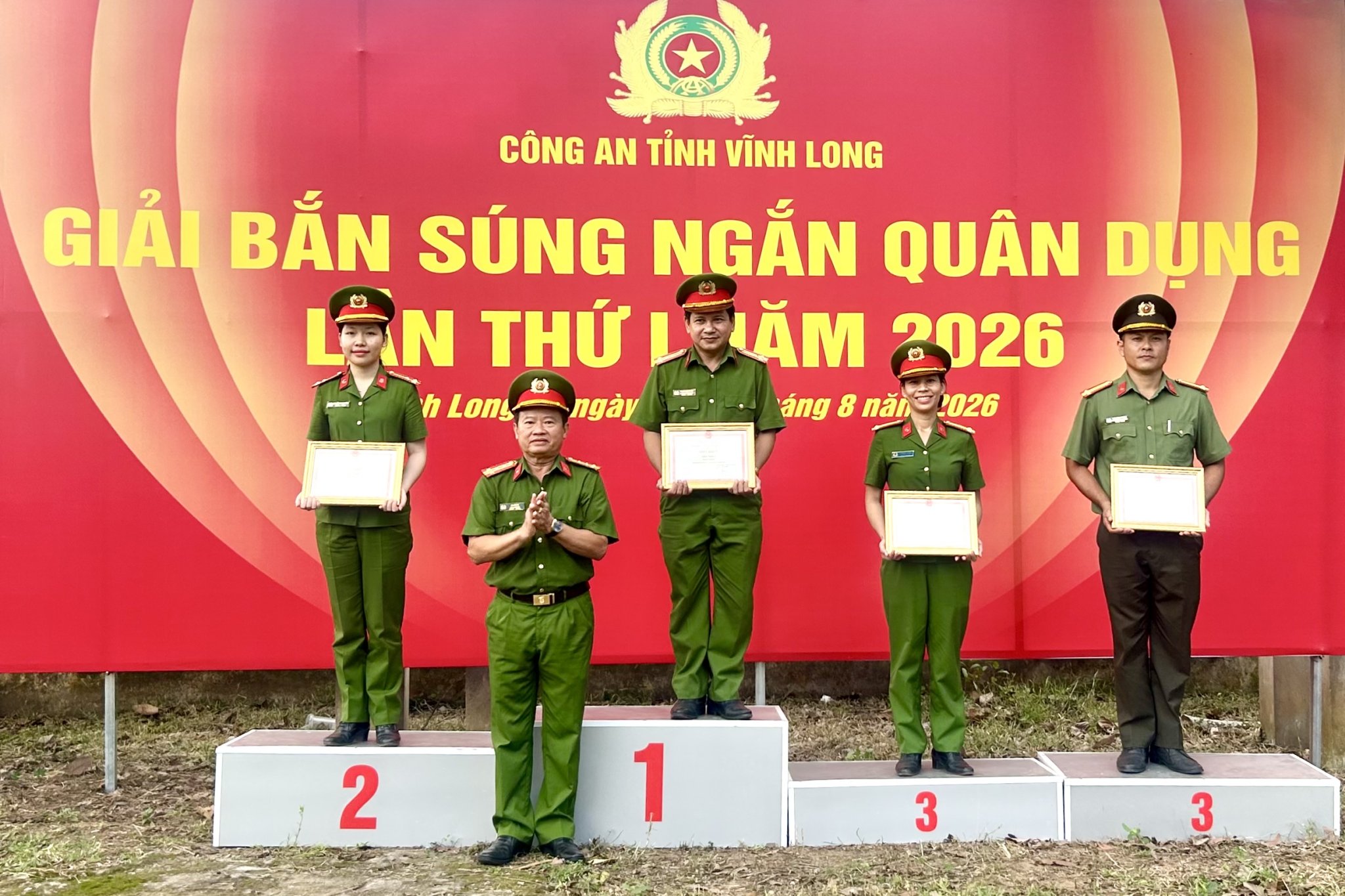 4 TRAO GIAI BAN SUNG QUAN DUNG 2026