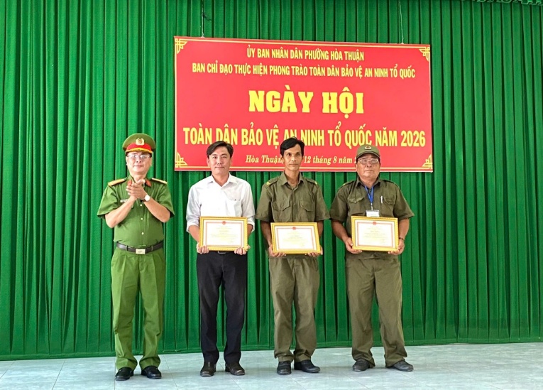 6 trao khen CAT