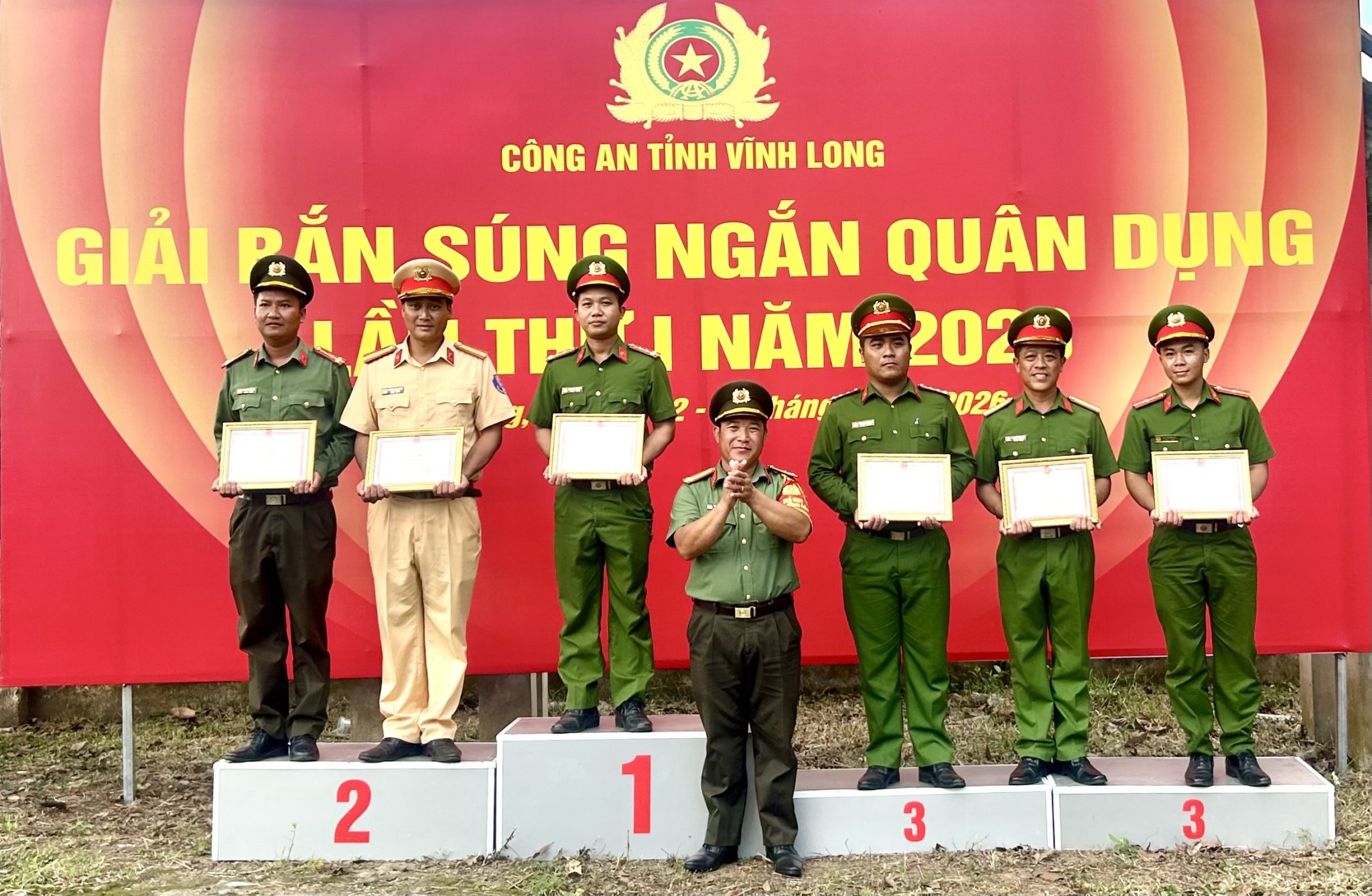8TRAO GIAI BAN SUNG QUAN DUNG 2026