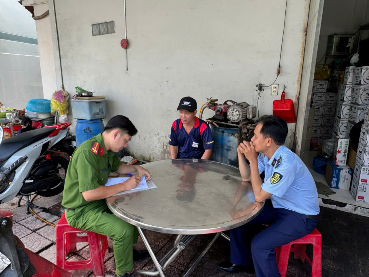 ảnh 2 kiểm tra đối với cơ sở sửa xe