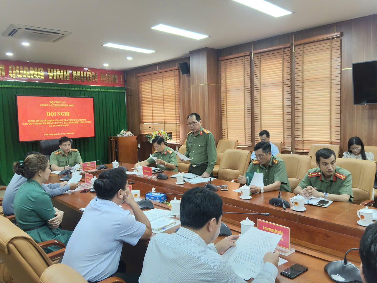 Ảnh 3 A Mỵ điều hành thảo luận