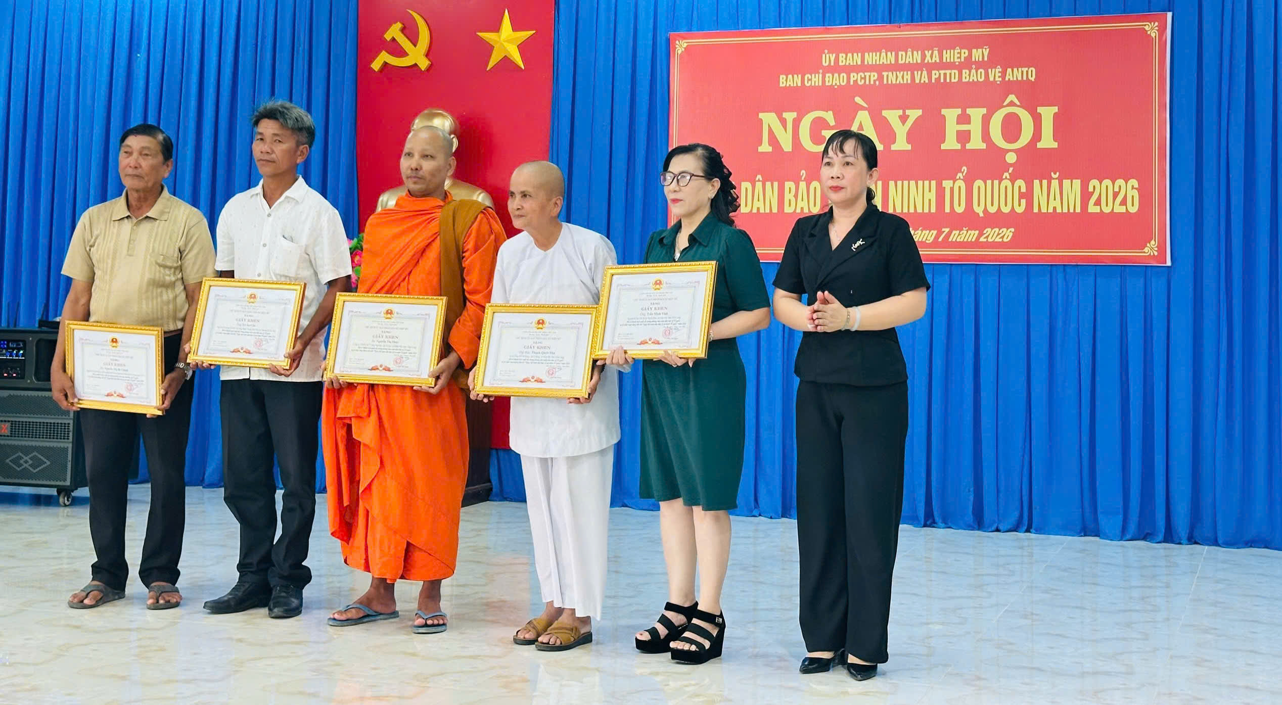 Ảnh Các cá nhân được khen thưởng