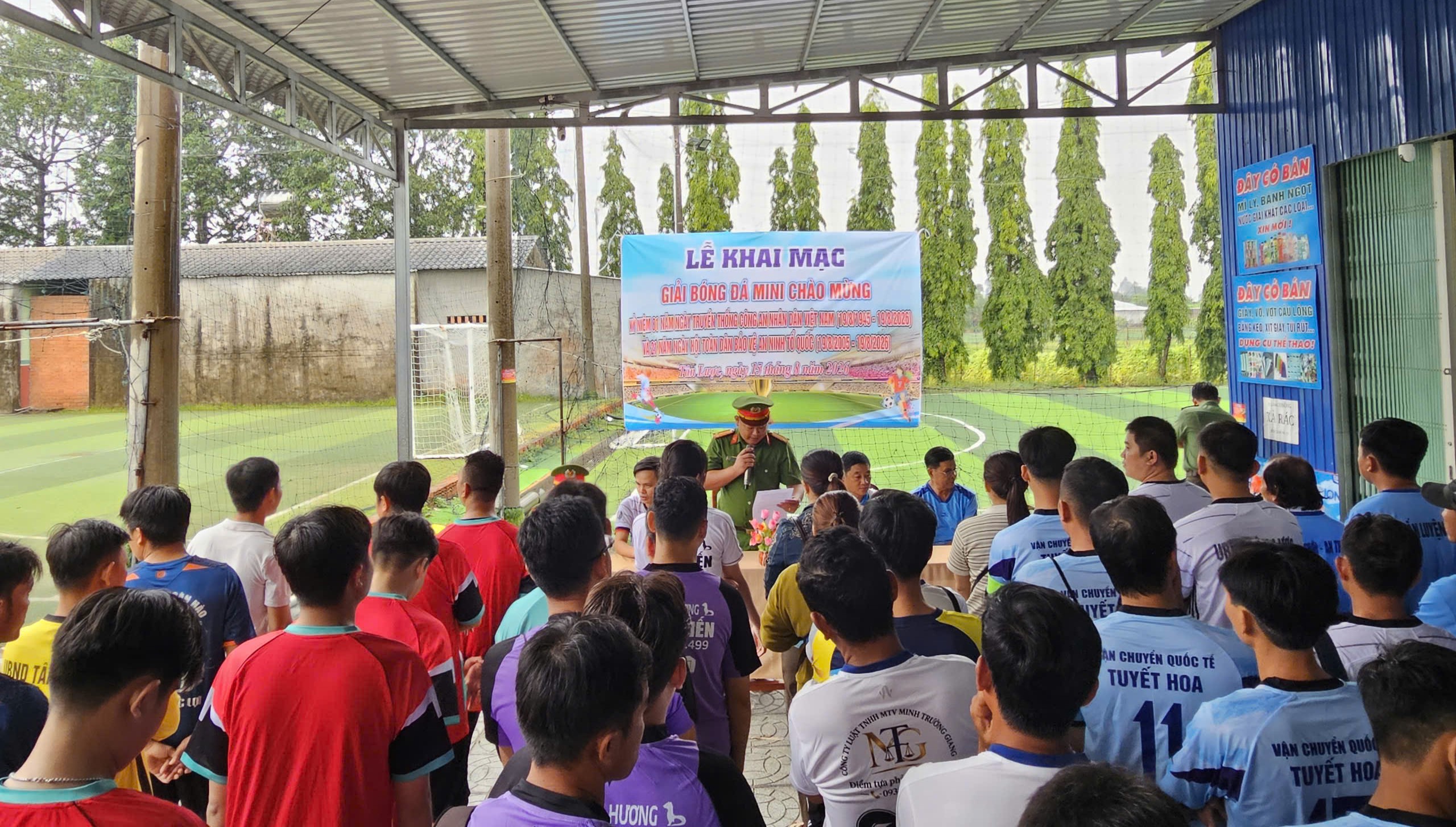 Ảnh đọc khai mạc
