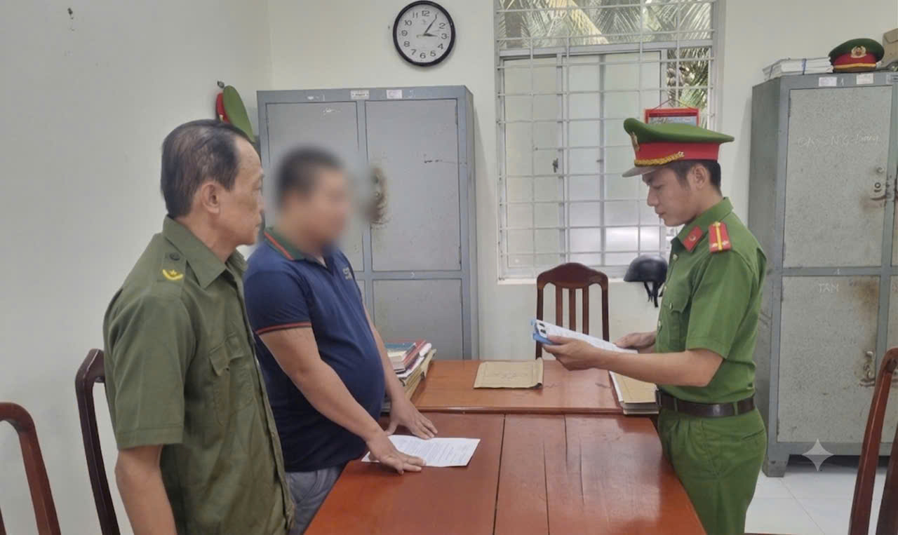 Ảnh làm mờ khuôn mặt