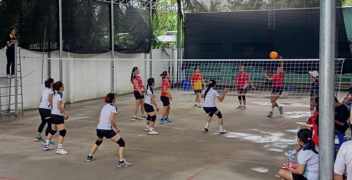 bóng chuyền hơi nữ
