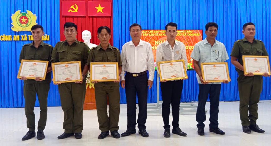 Cá nhân, tập thế có thành tích xuất sắc 2