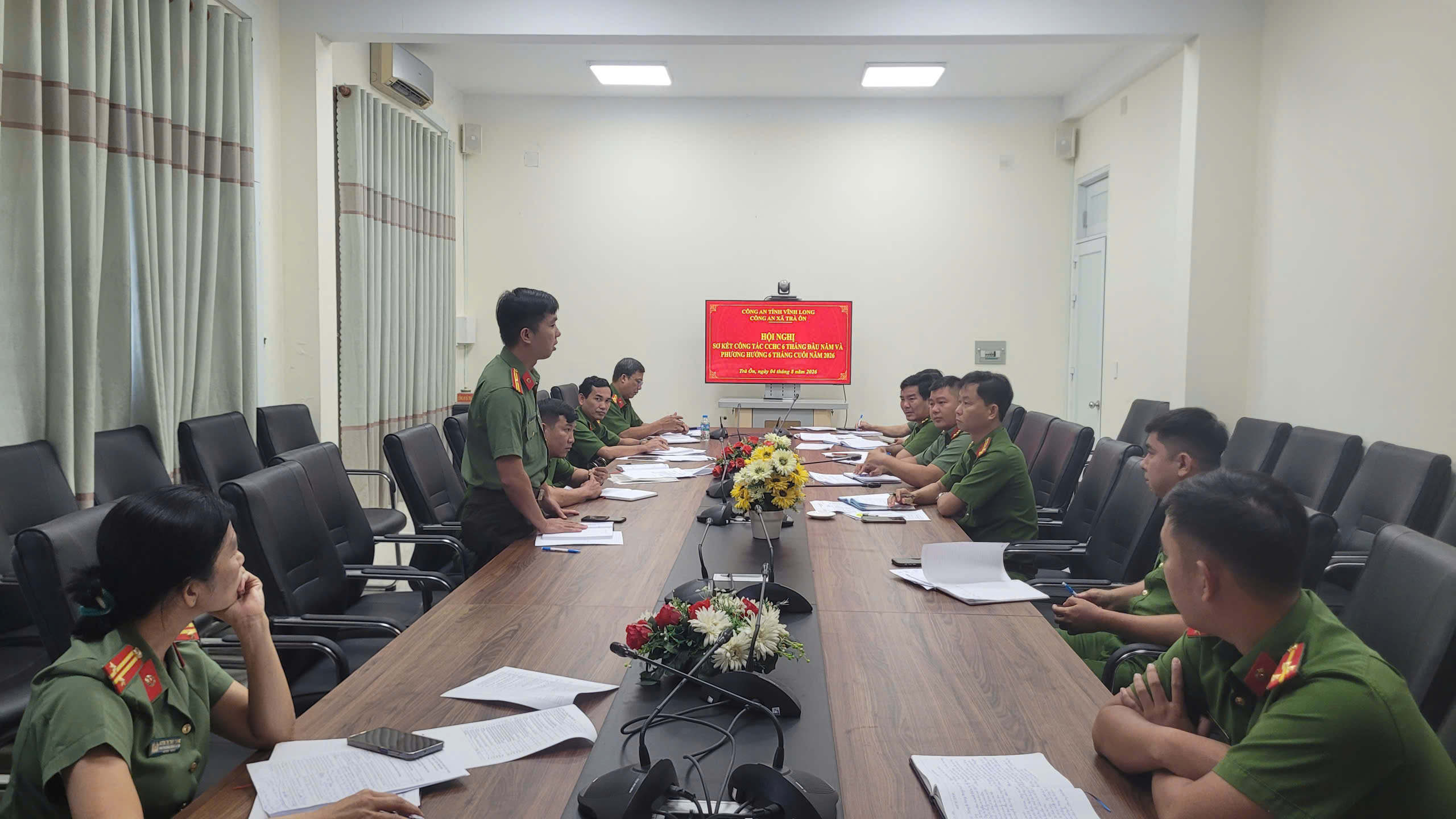 Cán bộ chiến sỹ Công an xã phát biểu tham luận