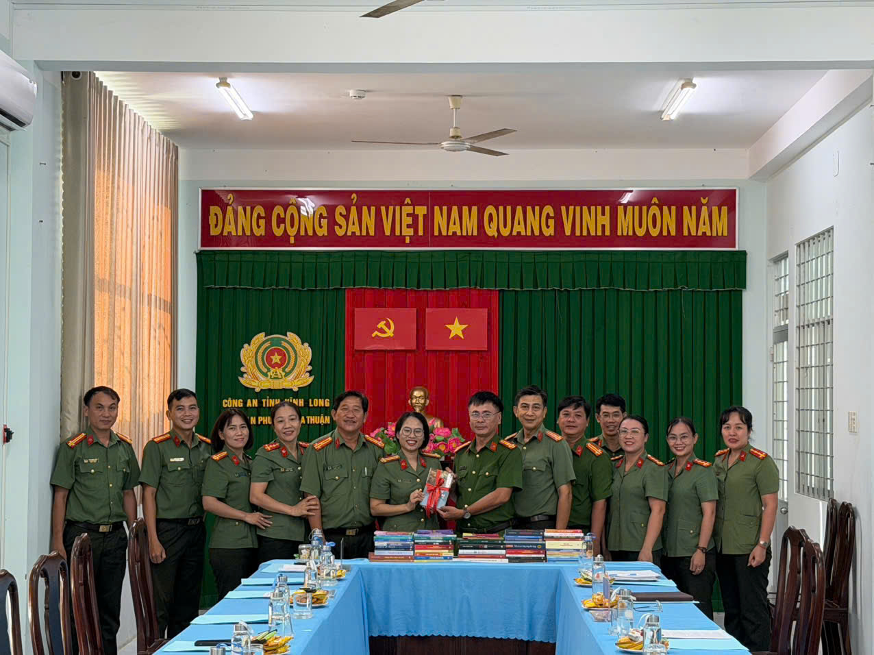 Chup anh luu niem