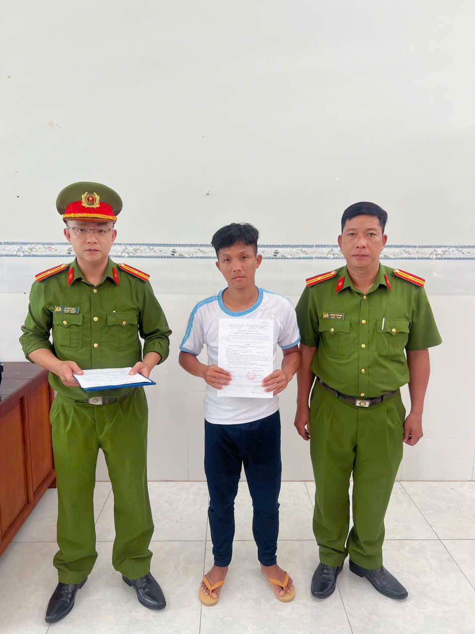 Cơ quan Cảnh sát điều tra thi hành lệnh bắt Phan Thanh Vũ