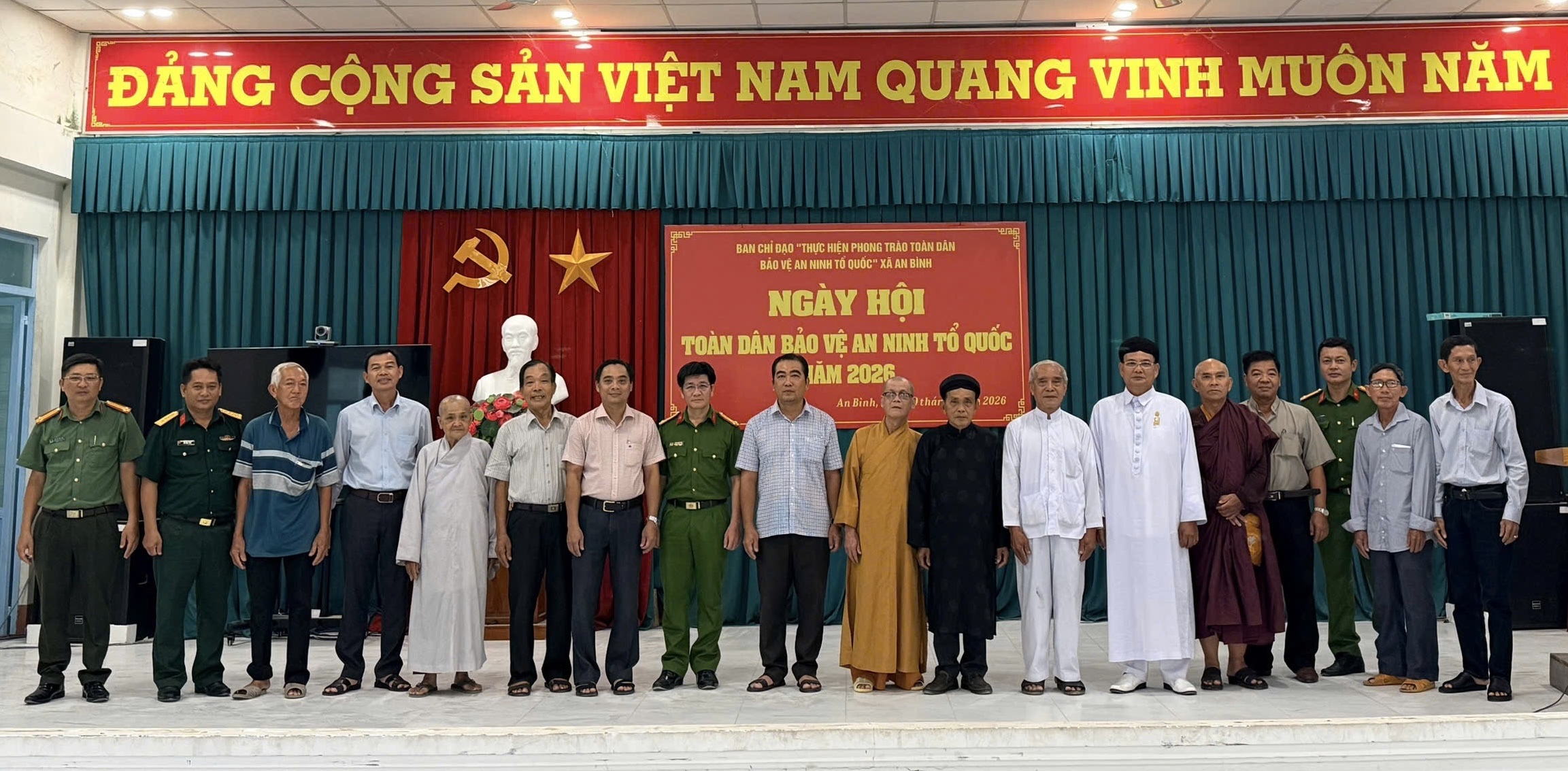 đại biểu chụp ảnh