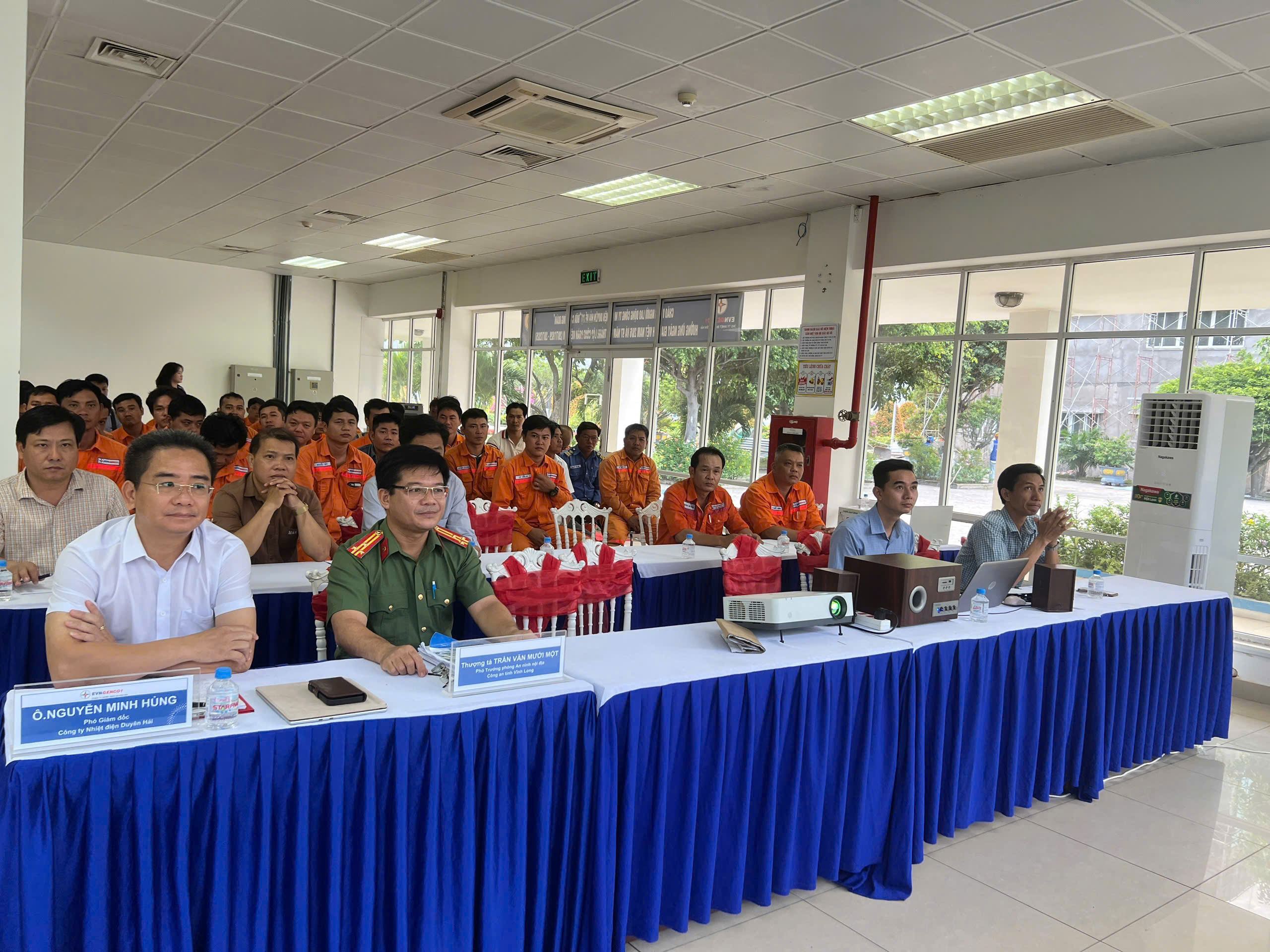 Đại biểu tham dự Hội nghị