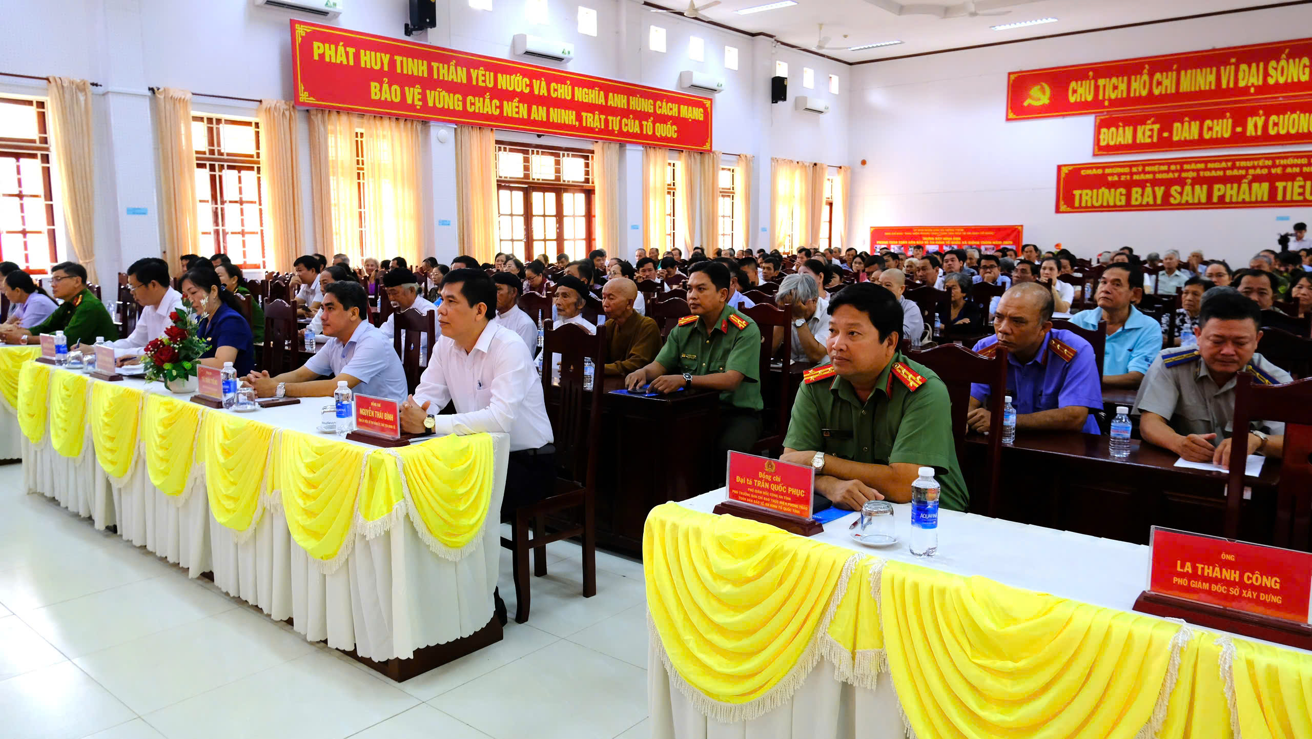 Đại biểu tham dự