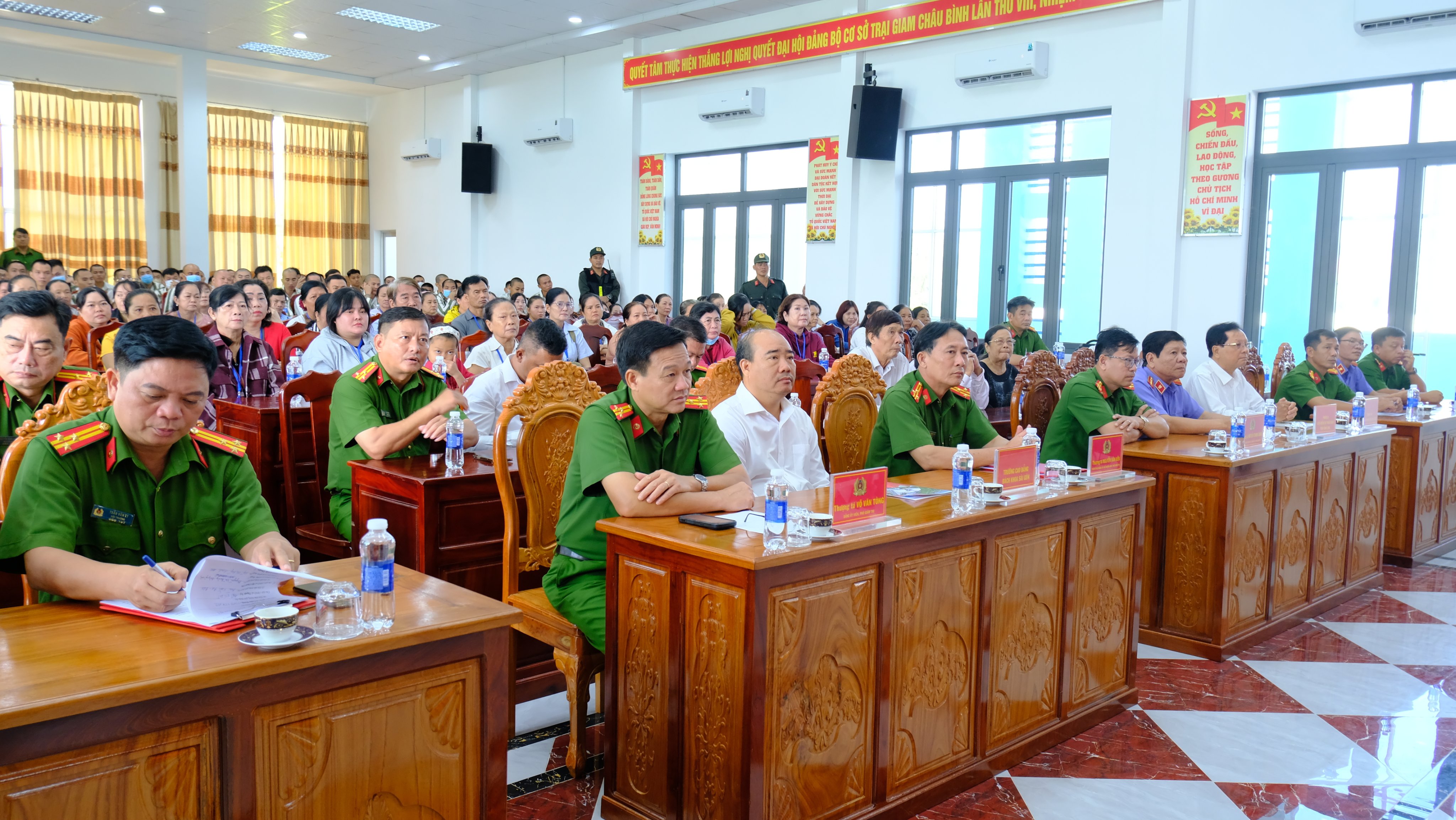 Đại biểu tham dự