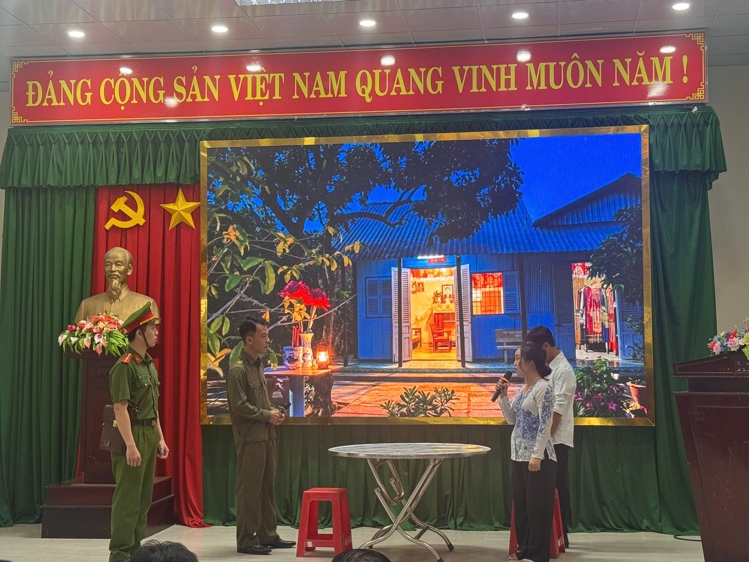 DIỄN TIỂU PHẨM
