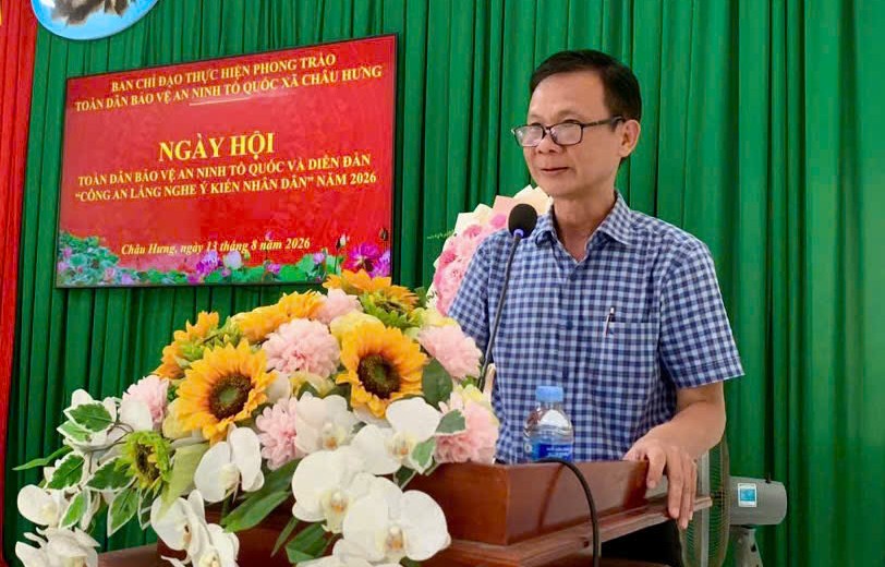 Đồng chí Lê Thành Chủ tịc UBND xã phát biểu tại hội nghị