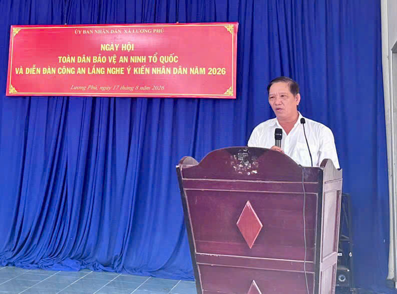 Đồng chí Nguyễn Thái Hùng Phó Bí thư Đảng Ủy, Chủ tịch UBND xã phát biểu chỉ đạo tại Ngày hội
