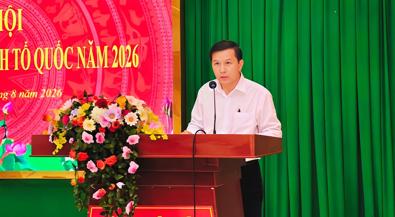 Đồng chí Thái Hoàng Thi, Chủ tịch Ủy ban nhân dân xã phát biểu chỉ đạo
