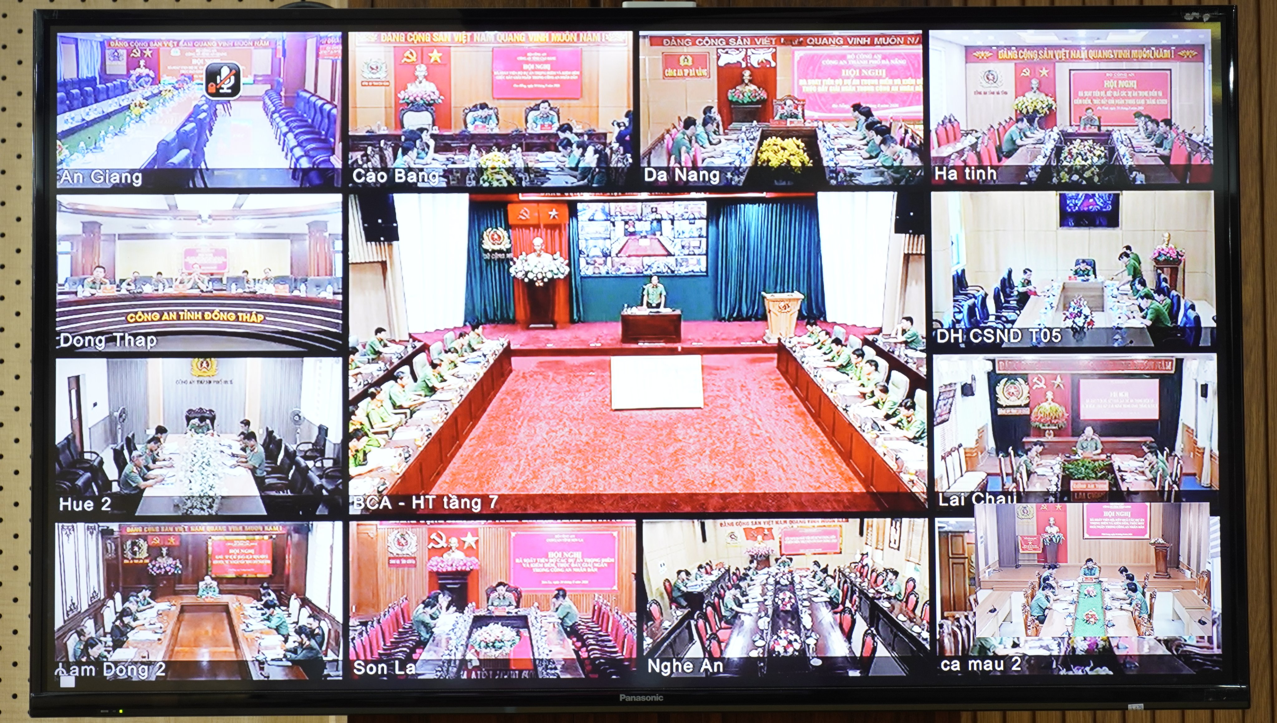 Đồng chí Thượng tướng Đặng Hồng Đức, Thứ trưởng Bộ Công an phát biểu chỉ đạo hội nghị