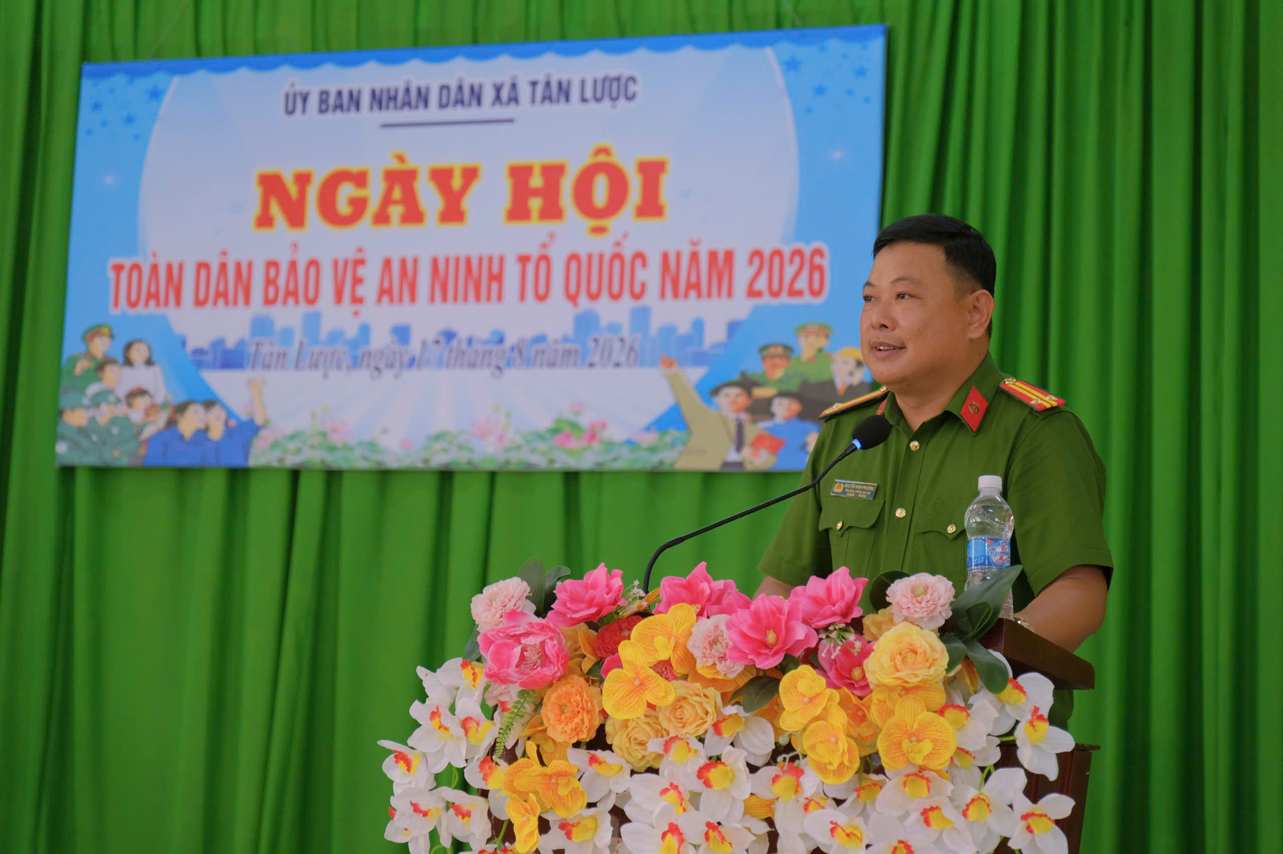 Đồng chí Trung tá Nguyễn Minh Phương, Trưởng CAX khai mạc Ngày hội