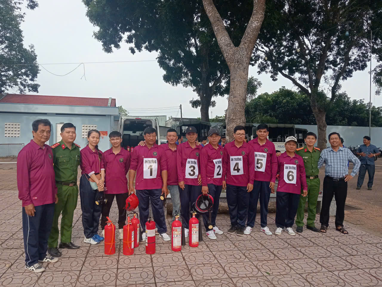 Hình 1