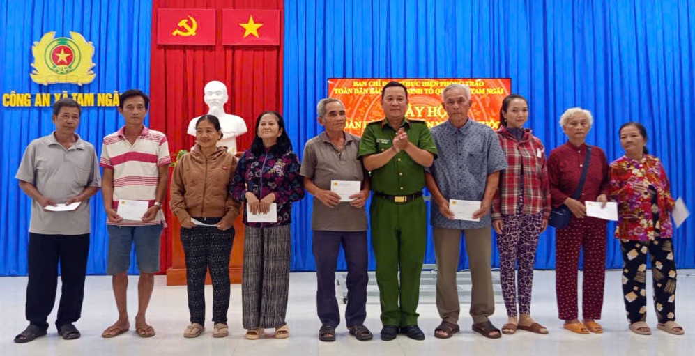 hộ khó khăn