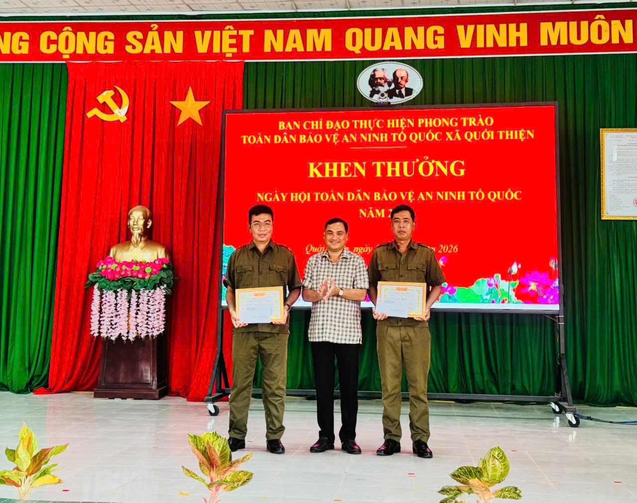 KHEN TẬP THỂ CỦA CT
