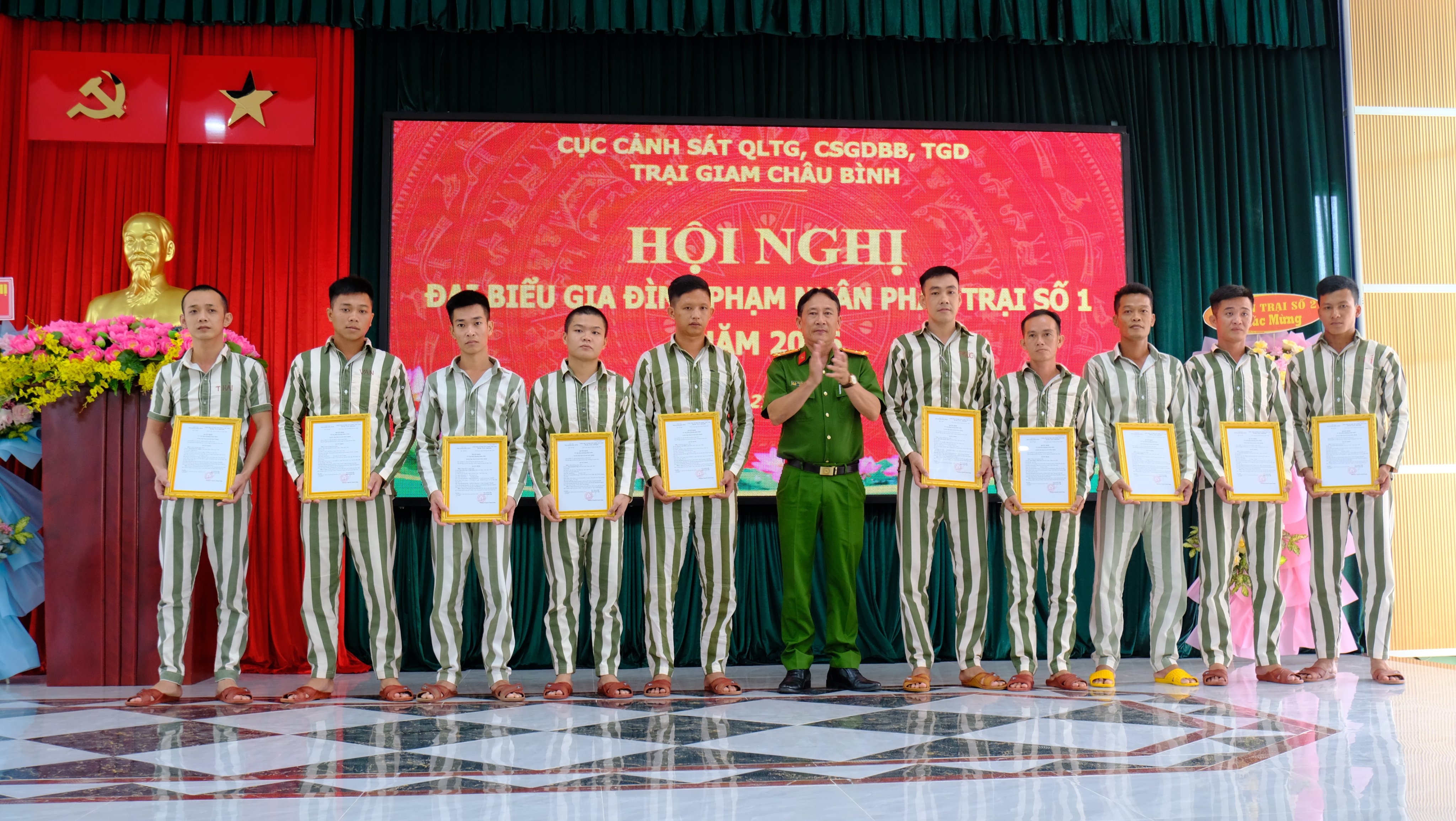 Khen thưởng 1