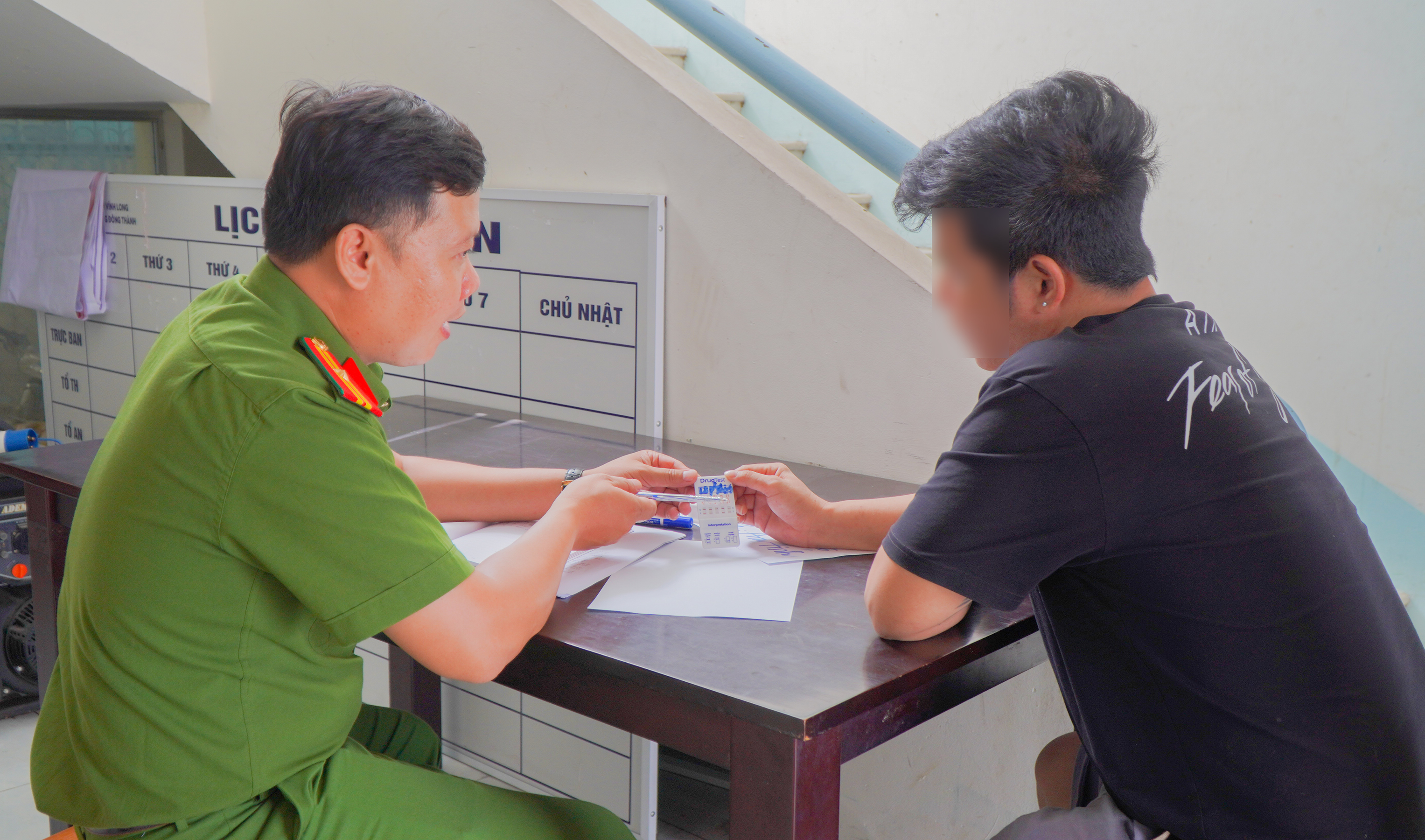 Quang cảnh buổi làm việc (1)