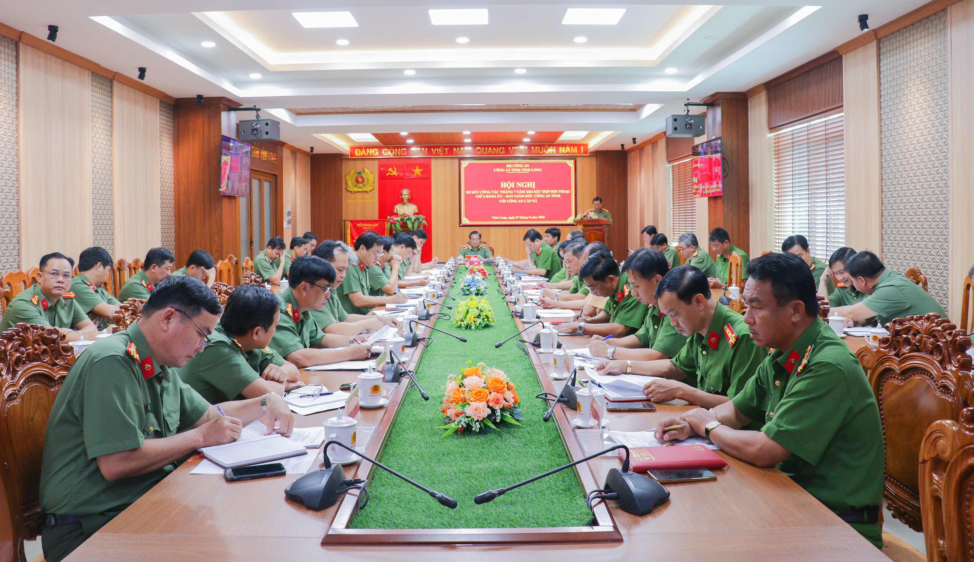 Quang cảnh hội nghị (1)