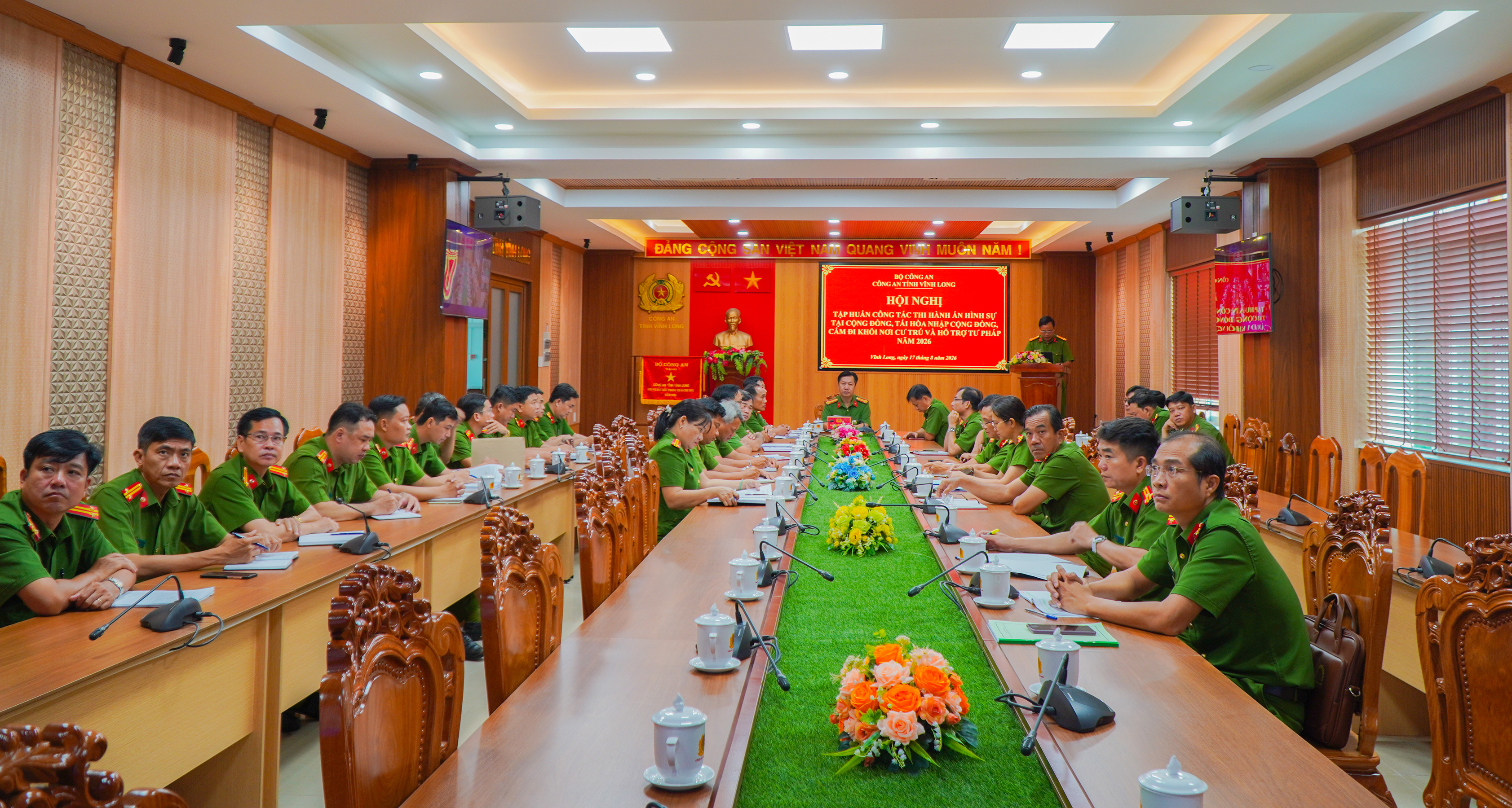 Quang cảnh hội nghị (2)