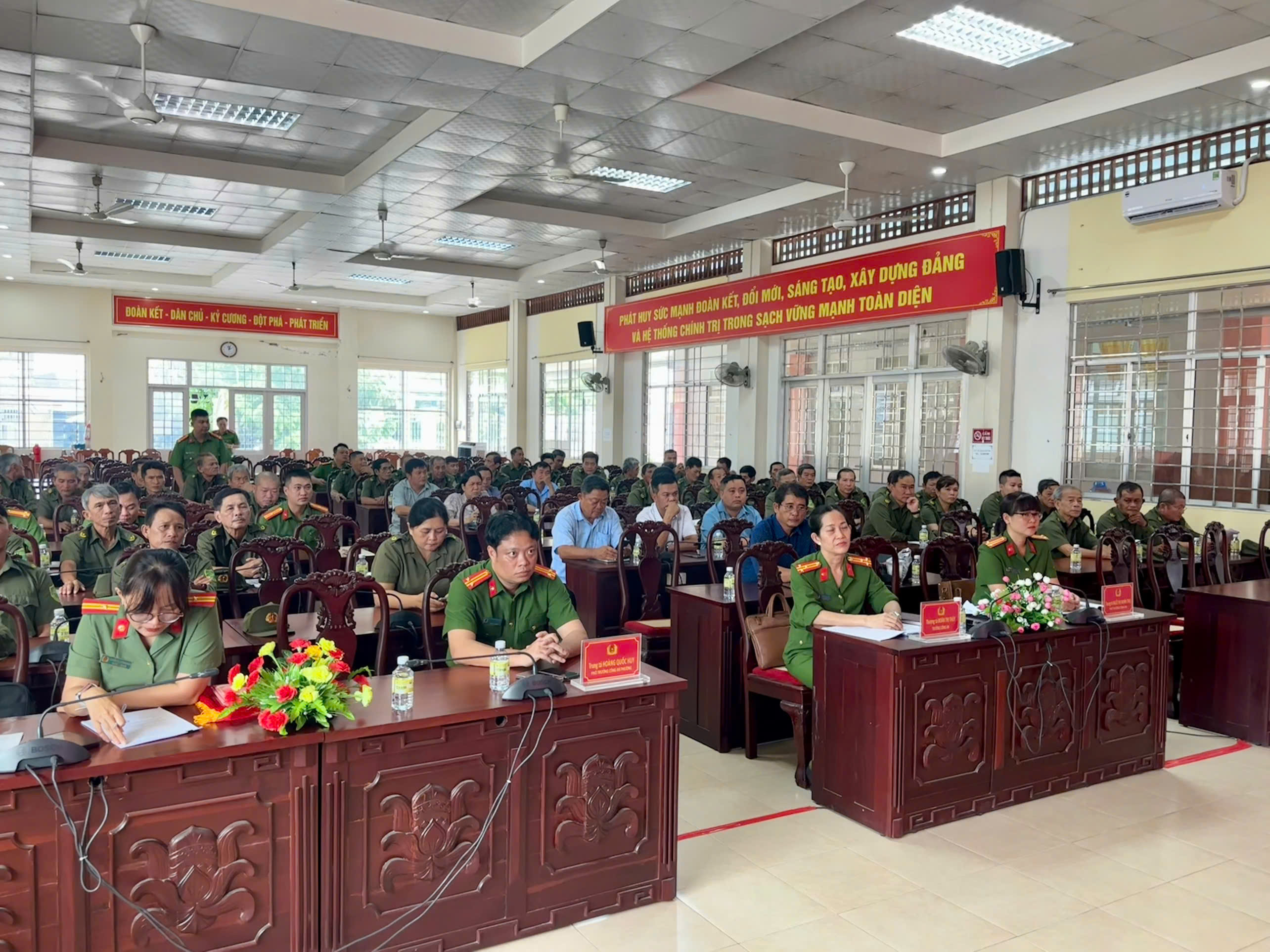 Quang cảnh Hội nghị
