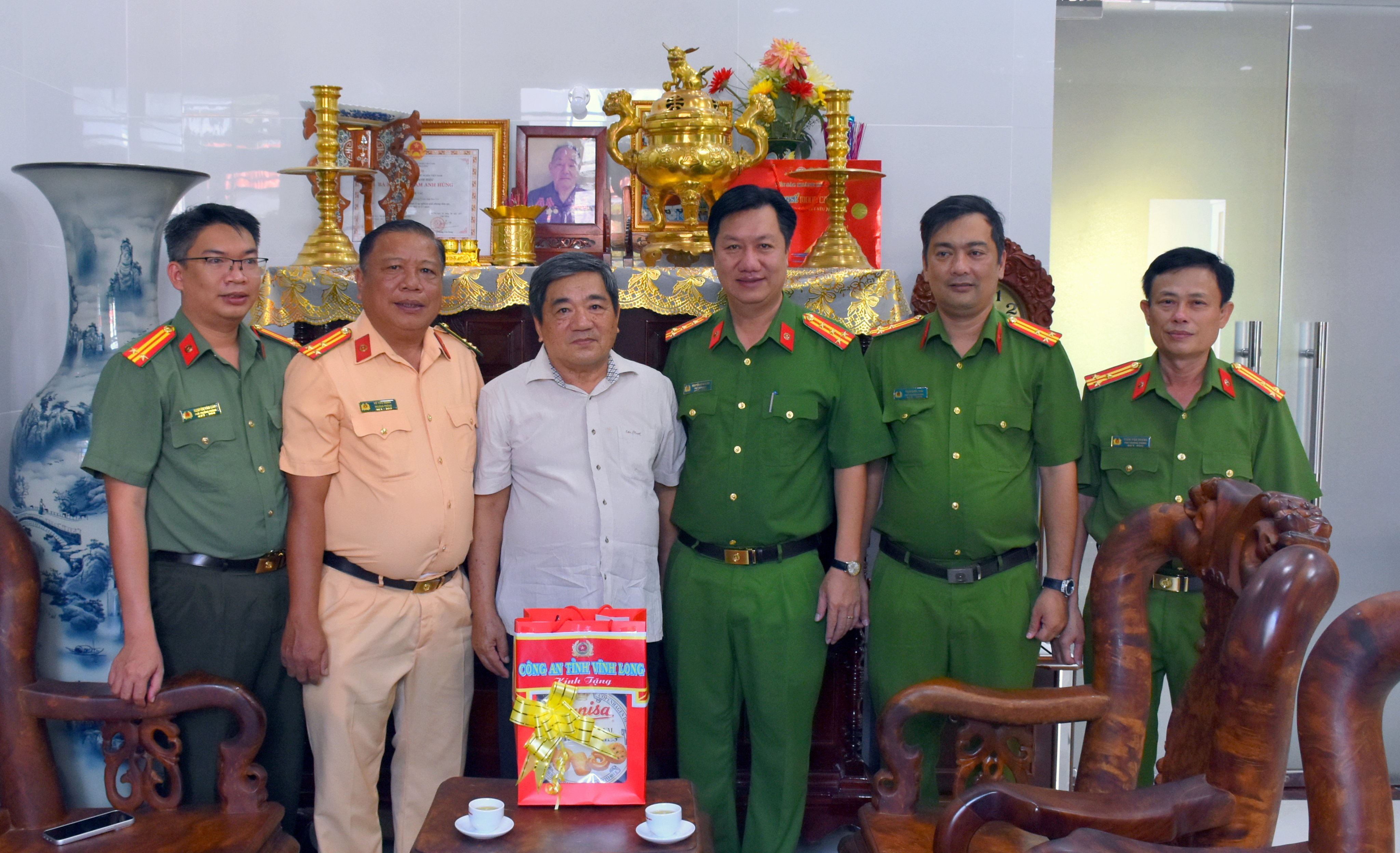 Thăm Đại tá Lê Văn Hòa gốc