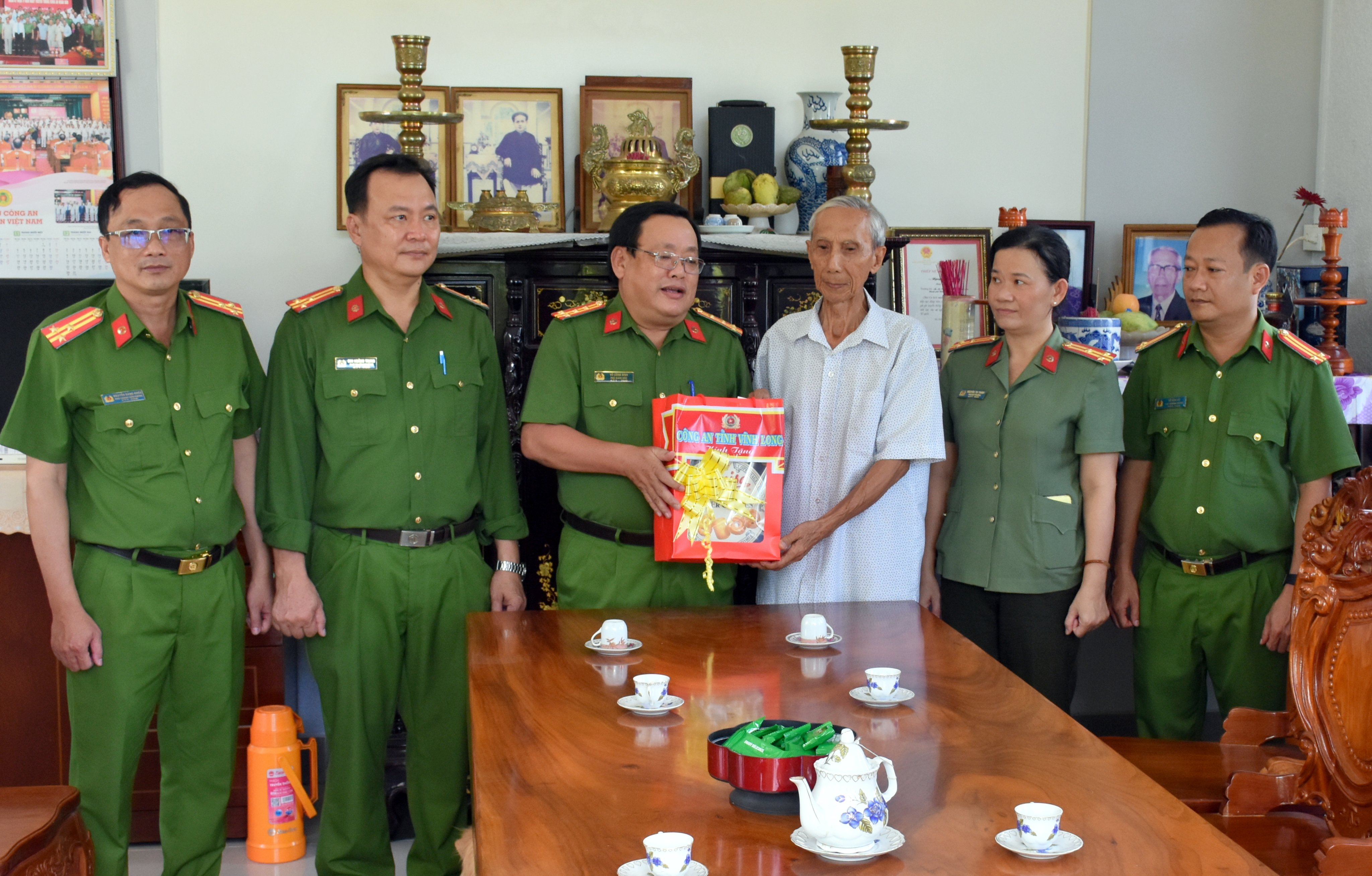 Thăm Đại tá Nguyễn Thanh Tùng