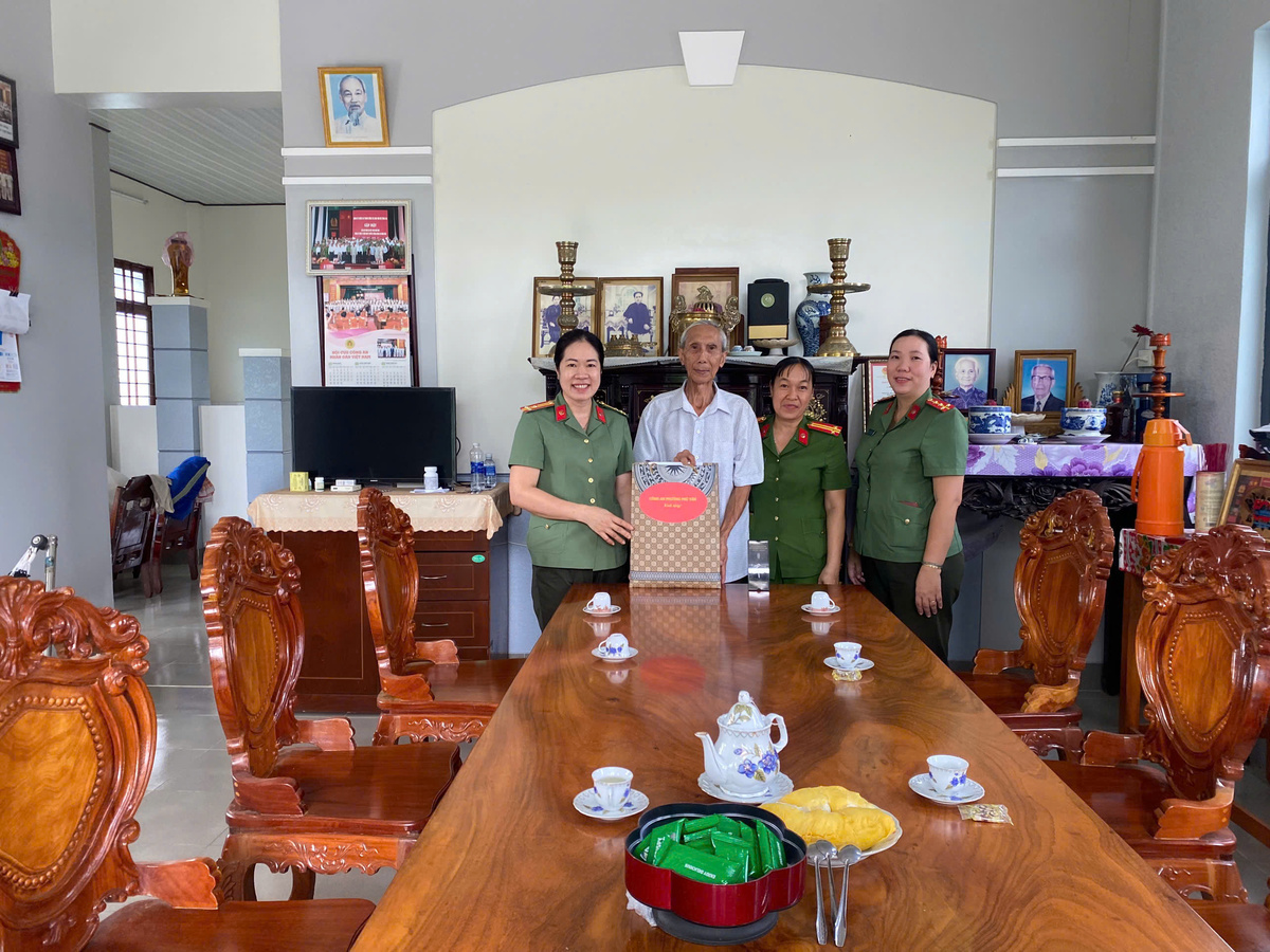 Thăm Đại tá Nguyễn Thanh Tùng