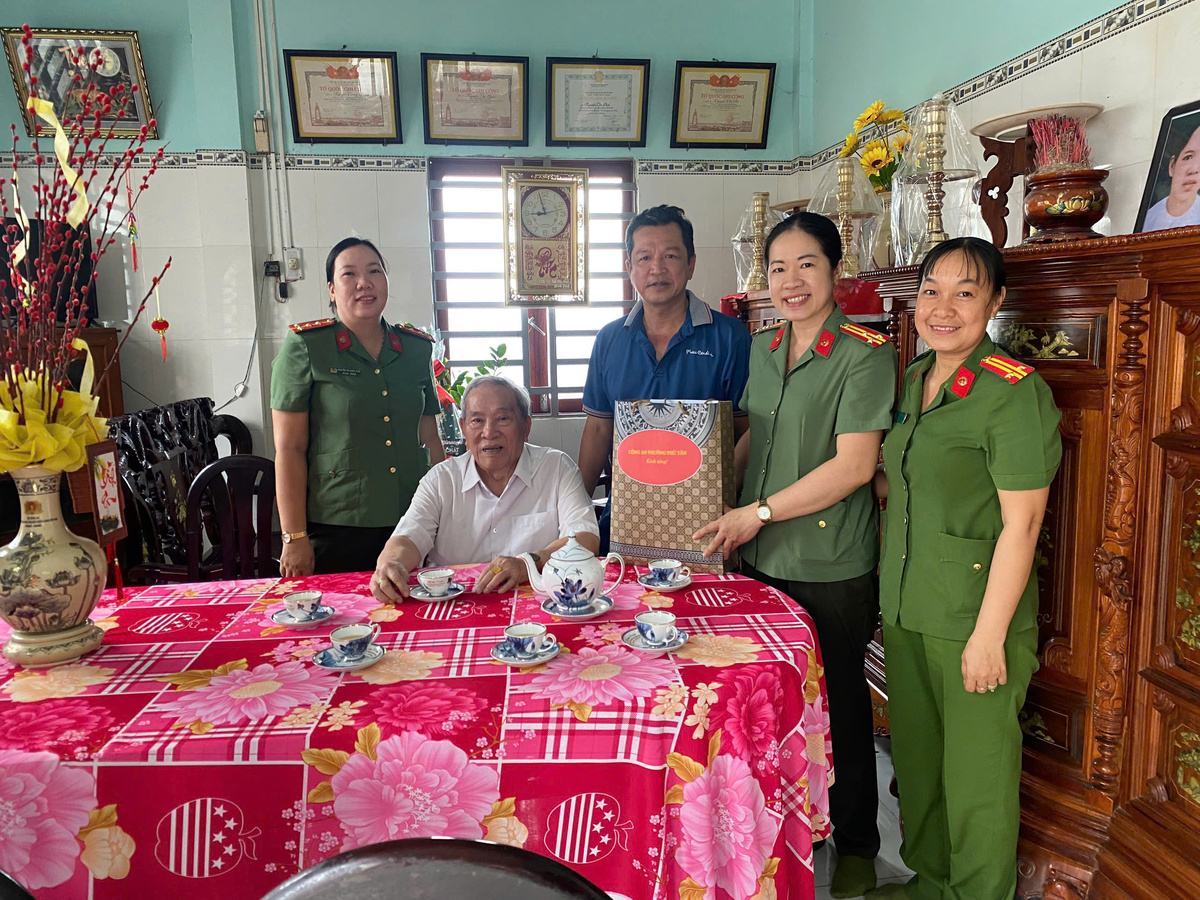 Thăm Đại tá Nguyễn Trung Thuận