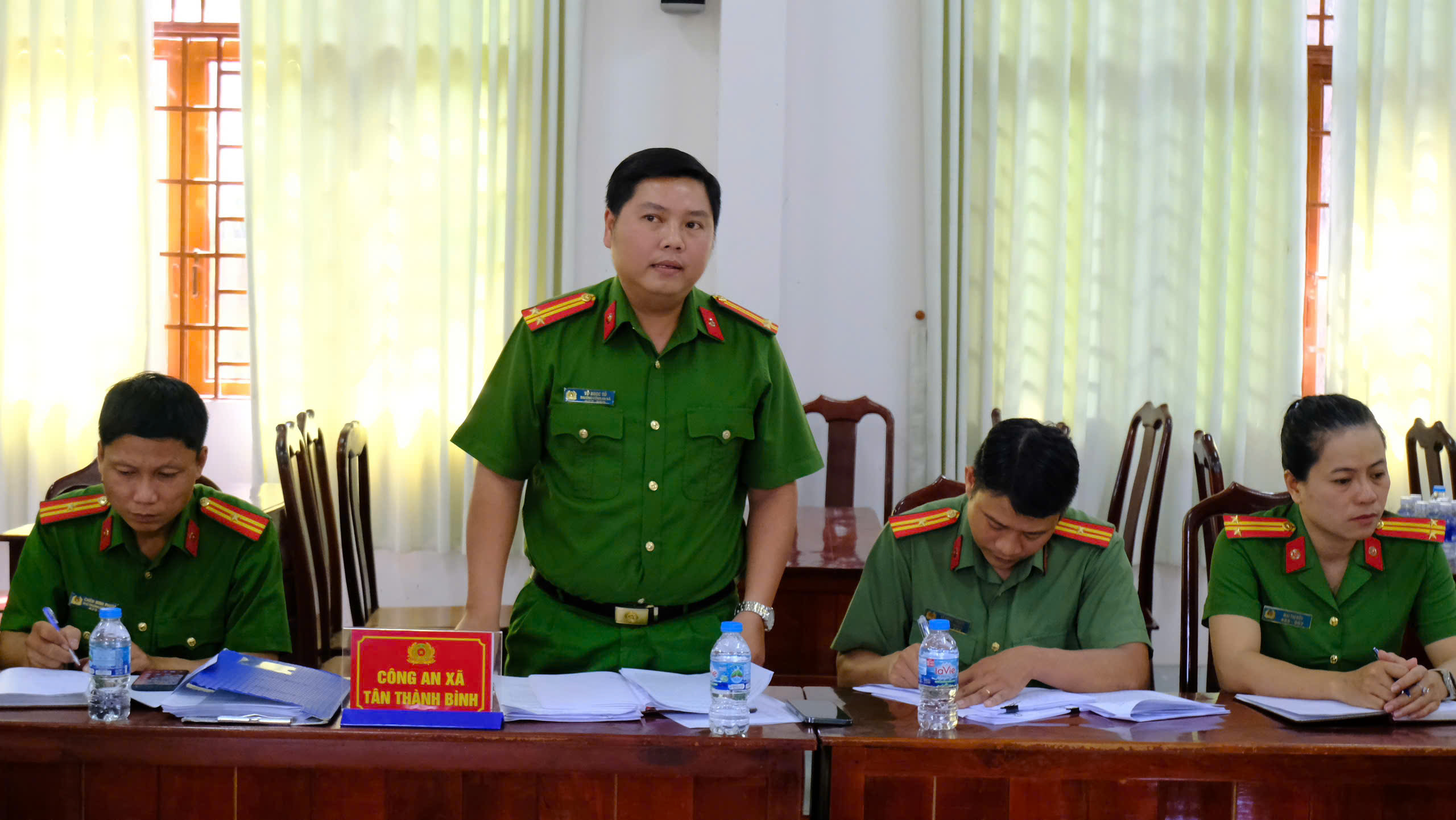 Trao đổi, thảo luận 3
