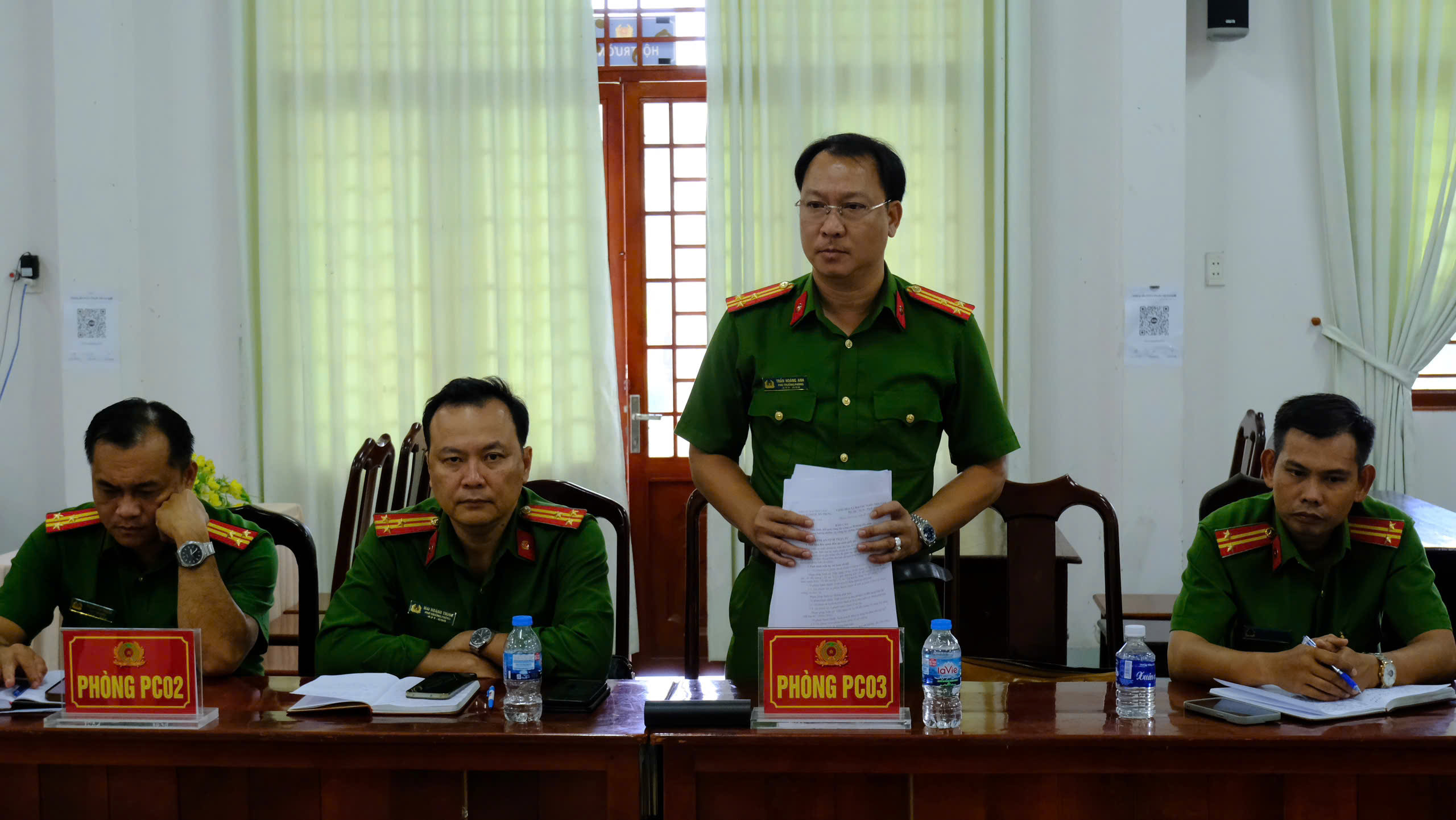 Trao đổi, thảo luận 4