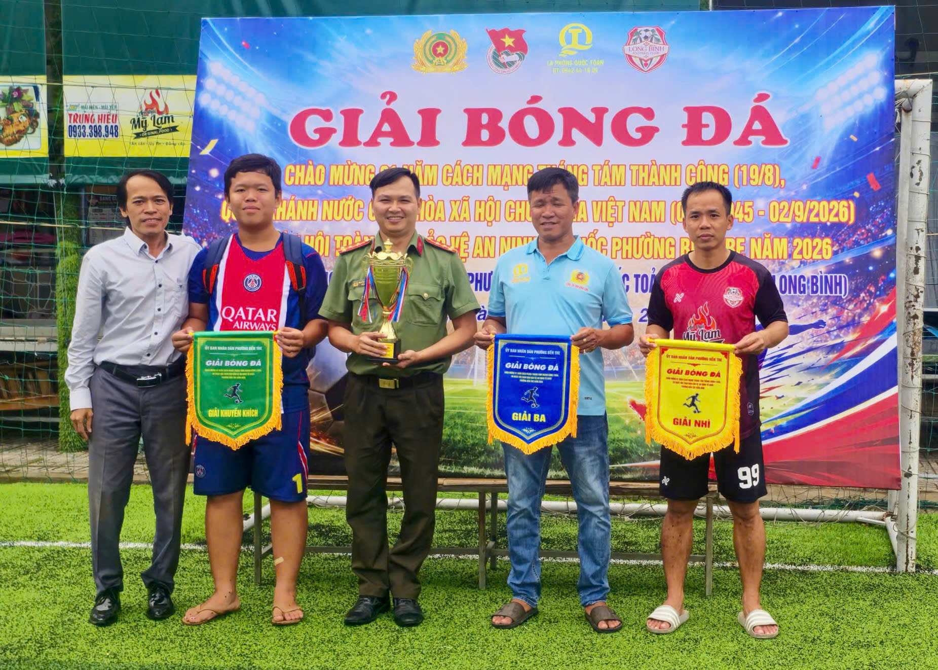 Trao giải giao lưu đá bóng