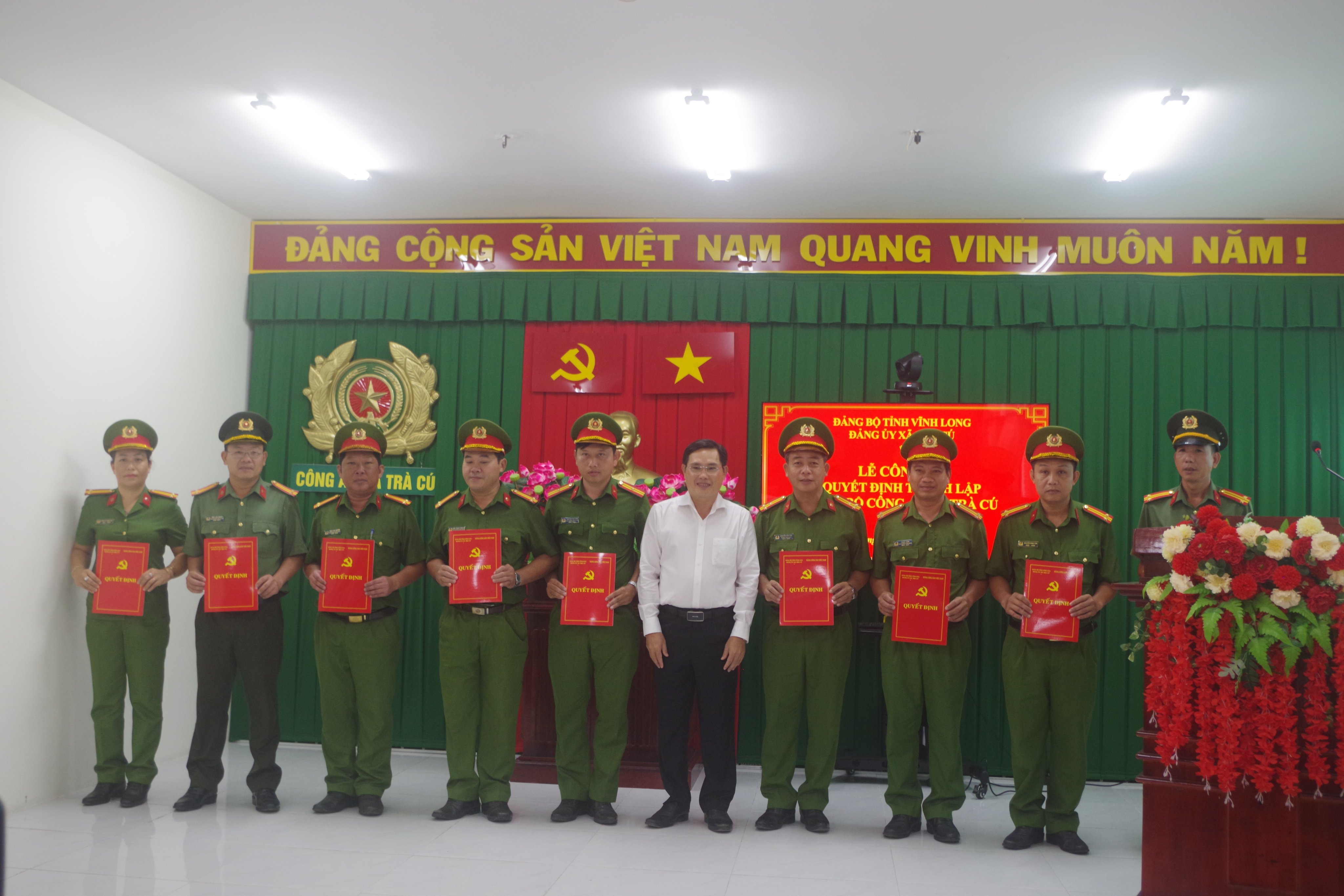 Trao QĐ chỉ định BCH