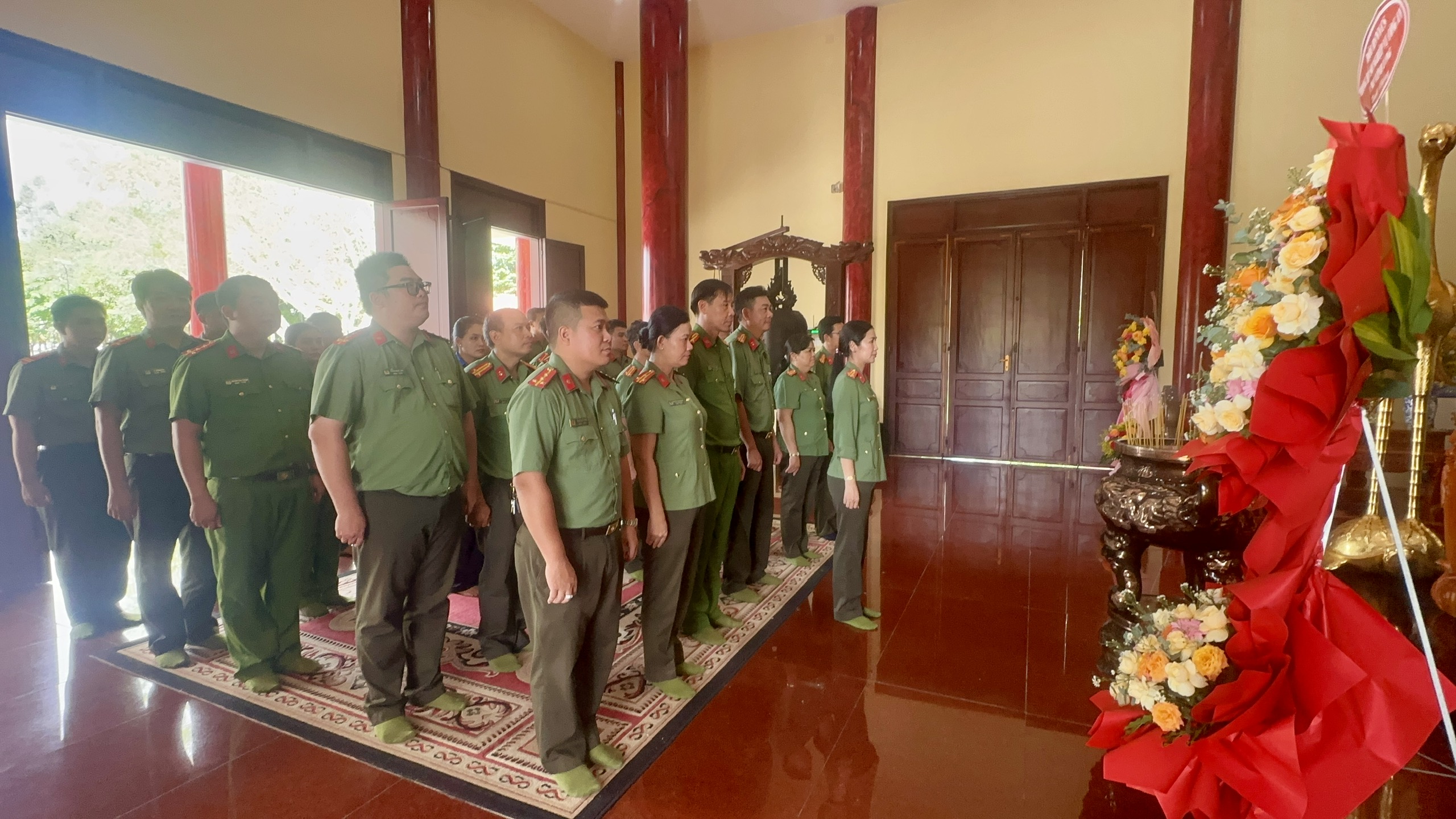 Viếng Đền thờ, Khu lưu niệm Nữ tướng Nguyễn Thị Định