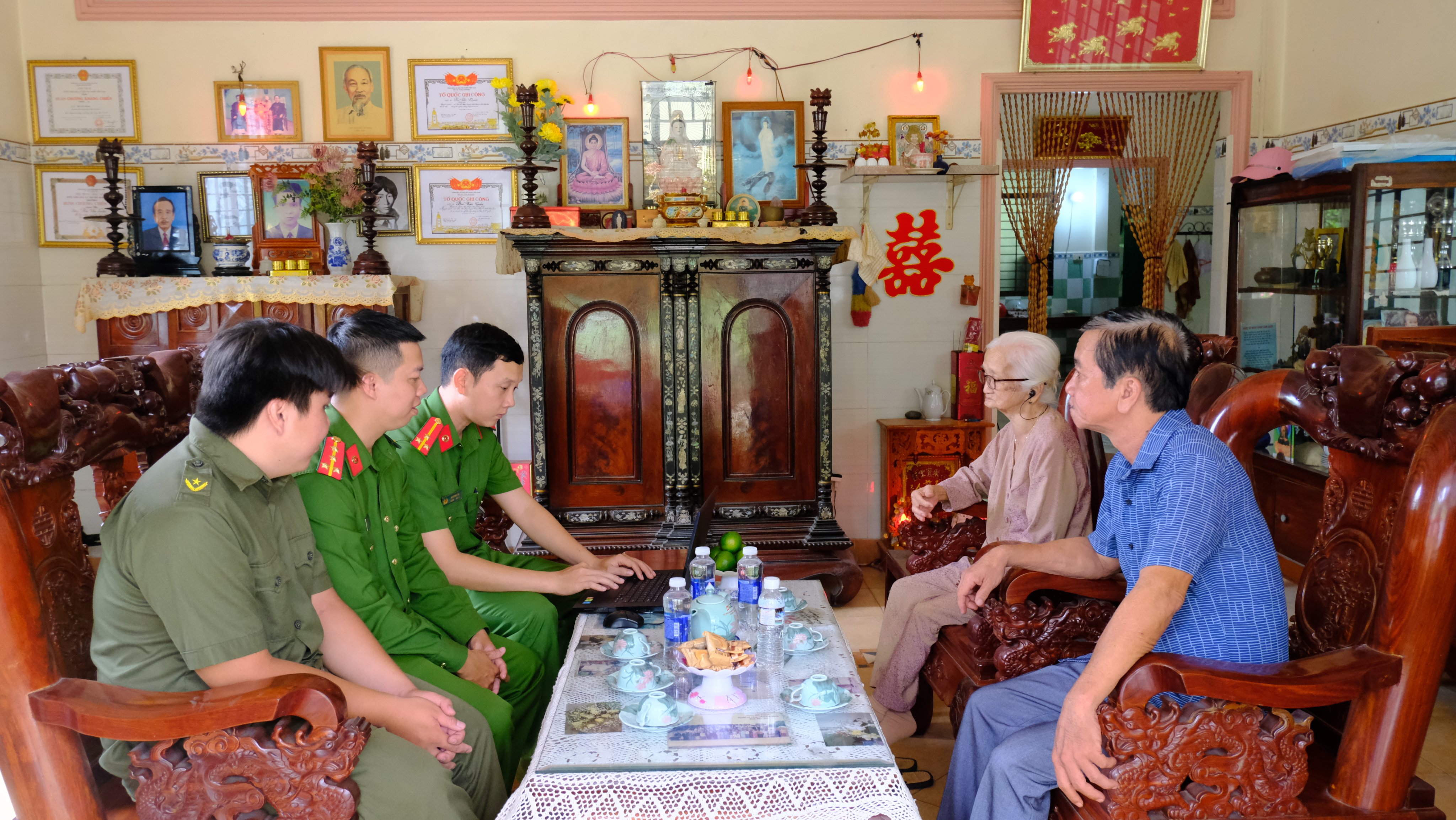 Xác minh thông tin