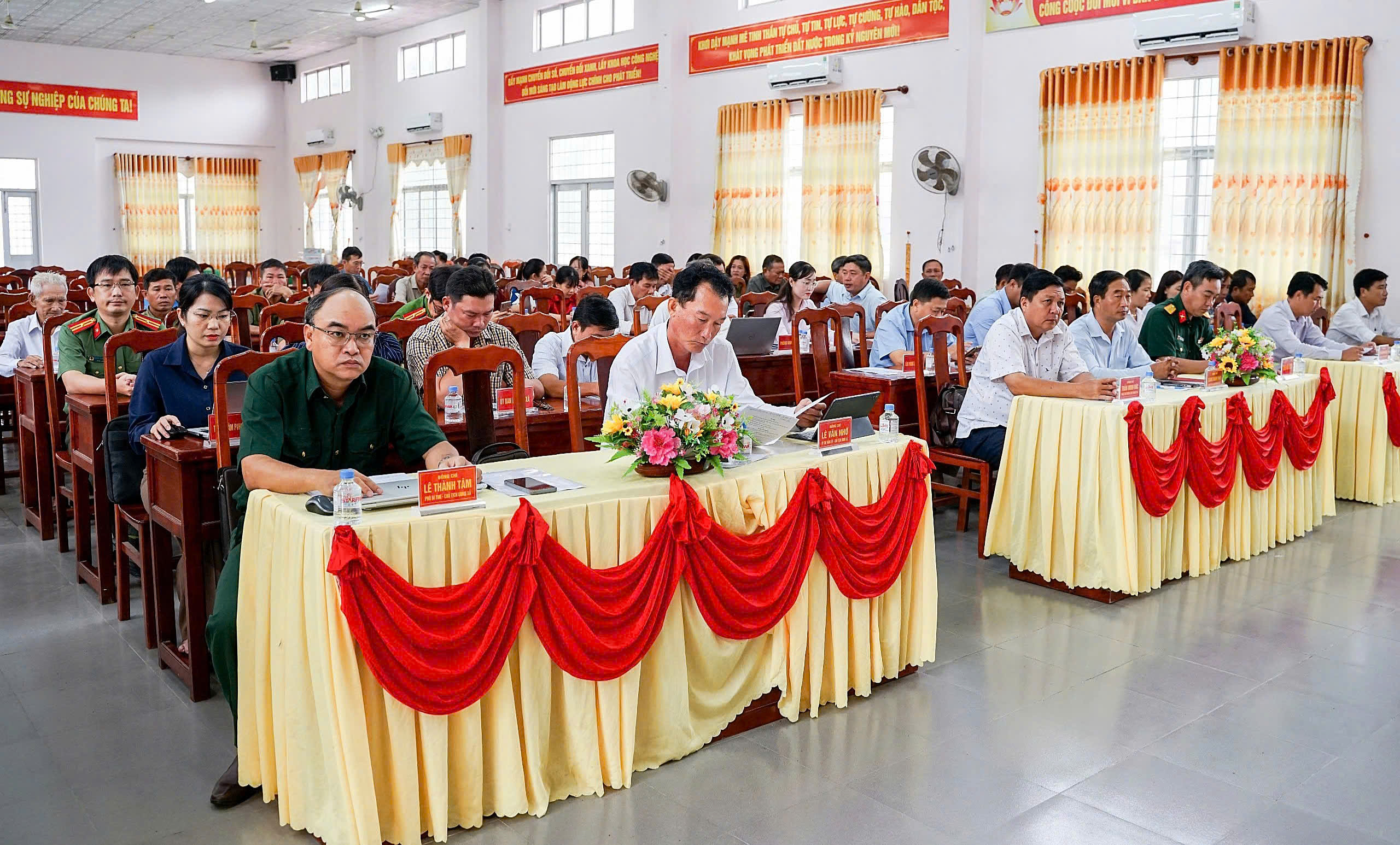 1 Quang cảnh hội nghị