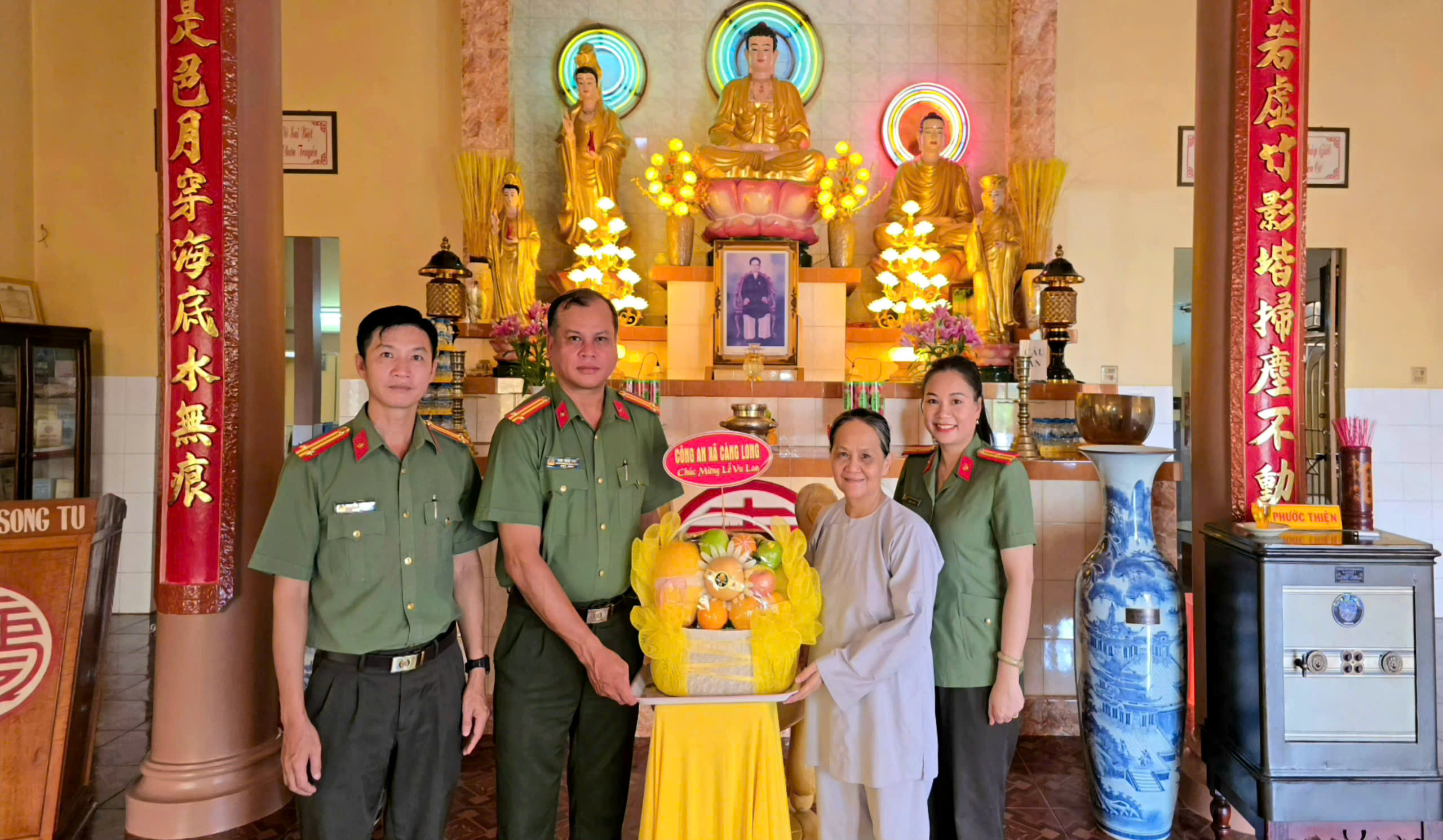 ẢNH ĐOÀN THĂM HỎI, TẶNG QUÀ LỄ VU LAN TẠI CHI HỘI HƯNG HUÊ TỰ