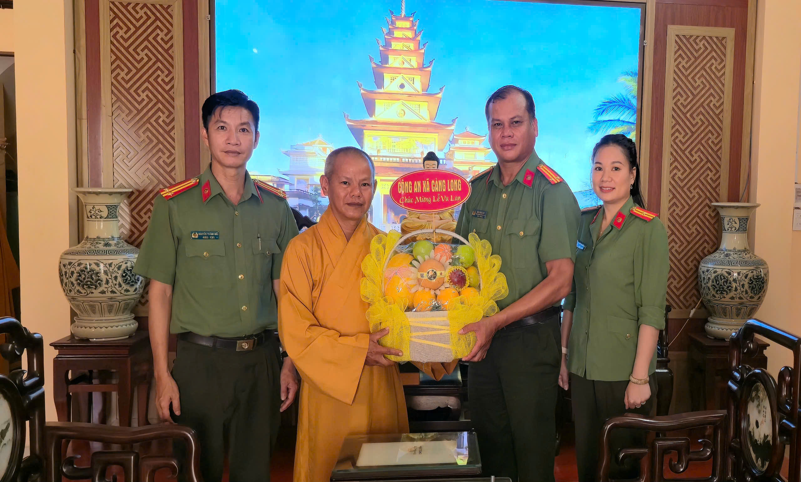 ẢNH ĐOÀN THĂM HỎI, TẶNG QUÀ LỄ VU LAN TẠI CHÙA HẢO TÂM