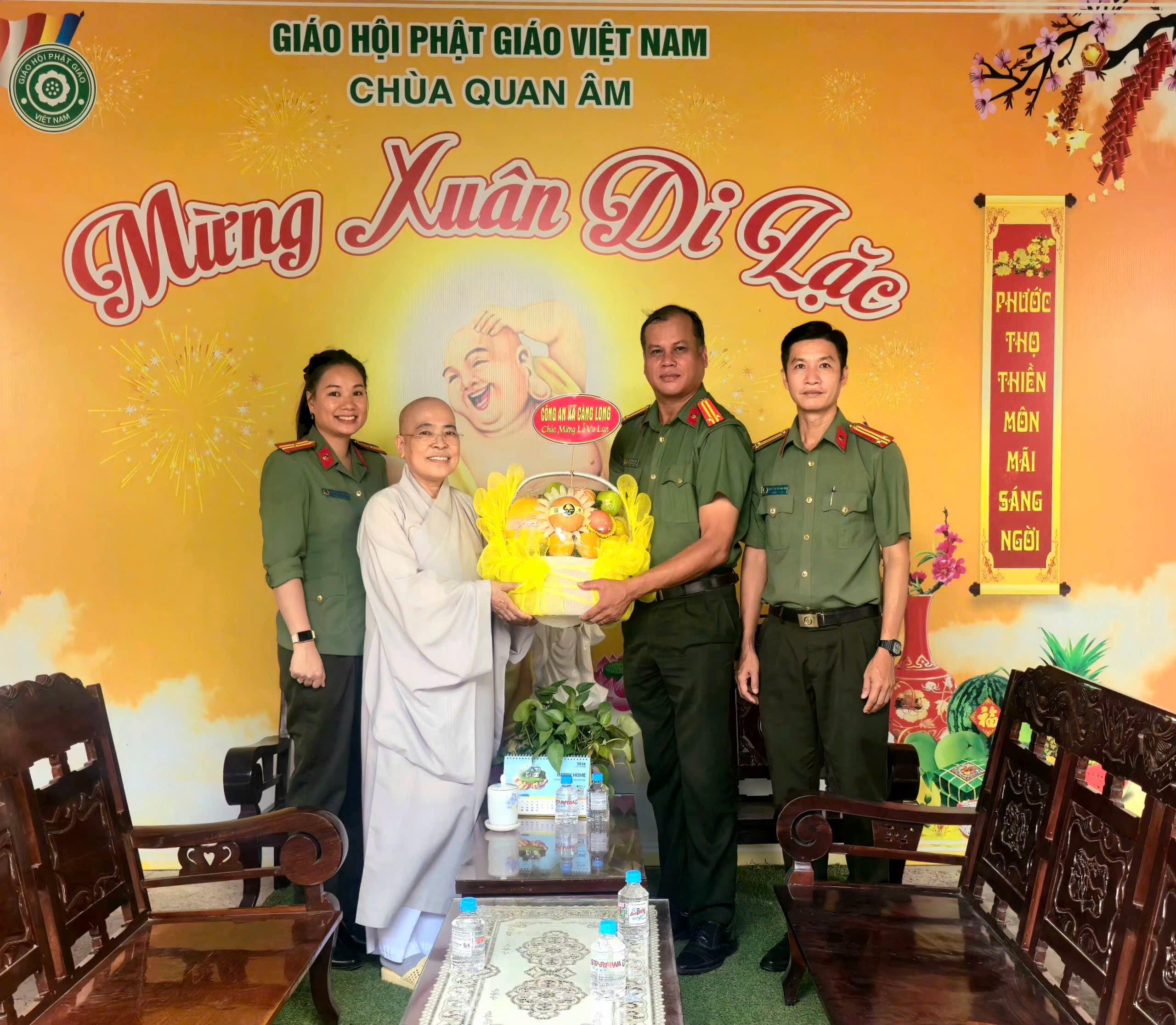 ẢNH ĐOÀN THĂM HỎI, TẶNG QUÀ LỄ VU LAN TẠI CHÙA QUAN ÂM