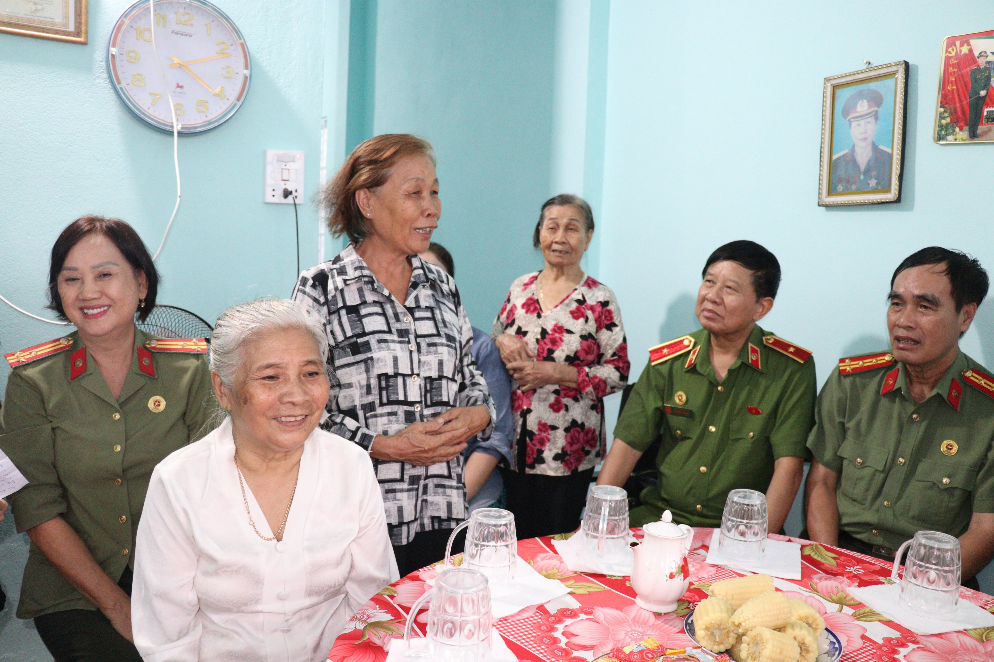 Bà Lê Kim Du phát biểu cảm ơn