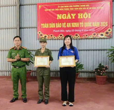 cá nhân có thành tích xuất sắc trong phong trào toàn dân bảo vệ ANTQ 40874 n