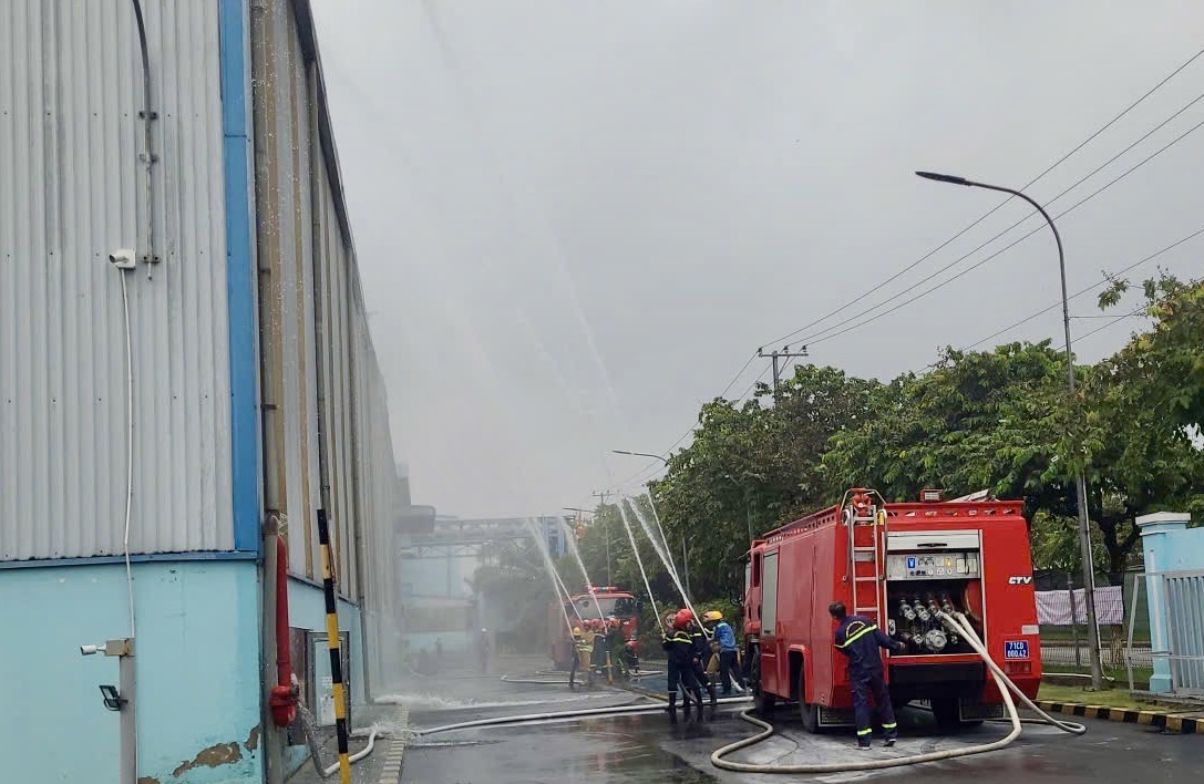 Các lực lượng tham gia triển khai phương án chữa cháy và cứu nạn, cứu hộ