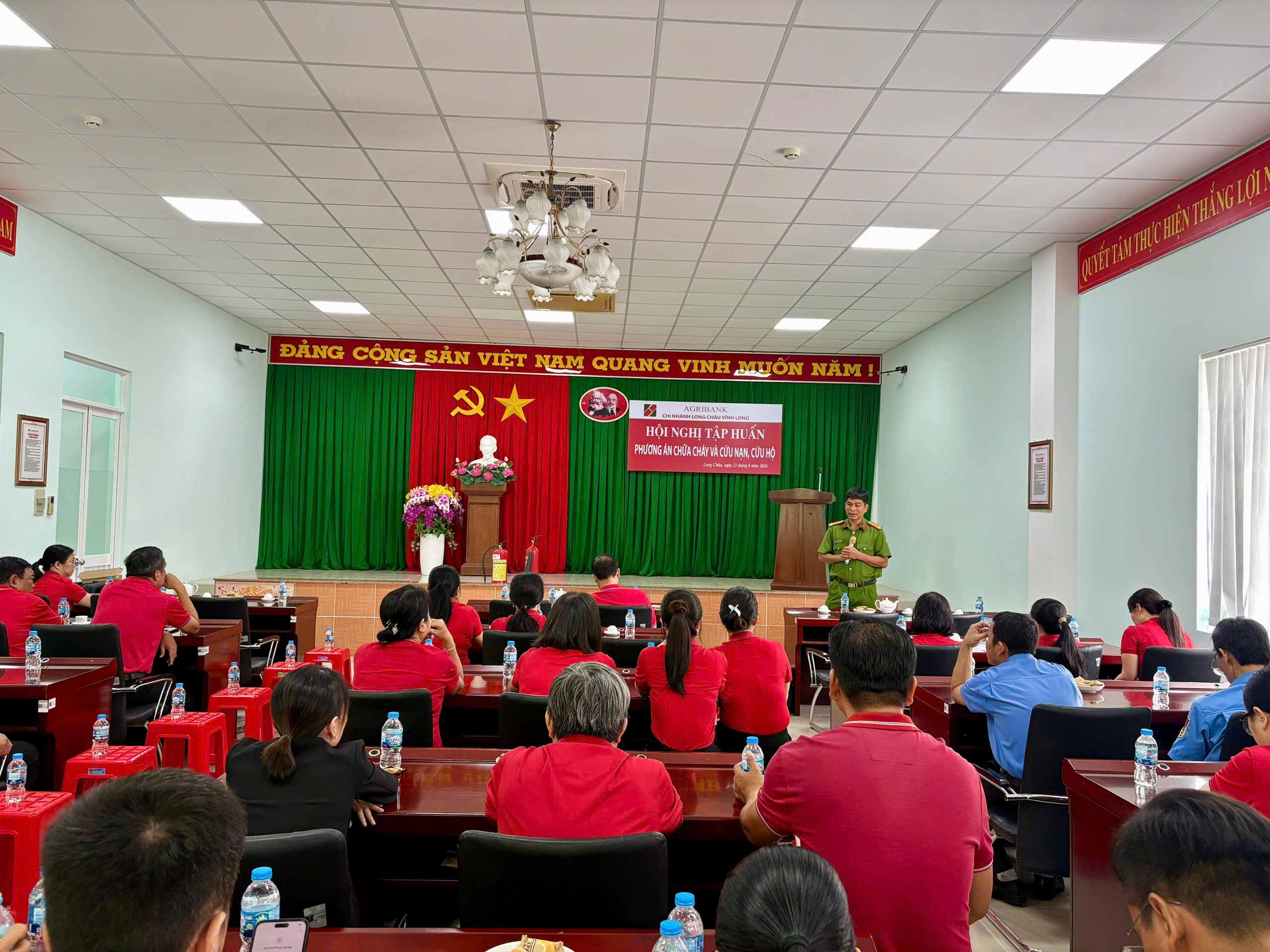 Cán bộ, Phòng Cảnh sát phòng cháy chữa cháy và cứu nạn, cứu hộ, Công an tỉnh tuyên truyền, hướng dẫn kỹ năng cơ bản về phòng cháy, chữa cháy